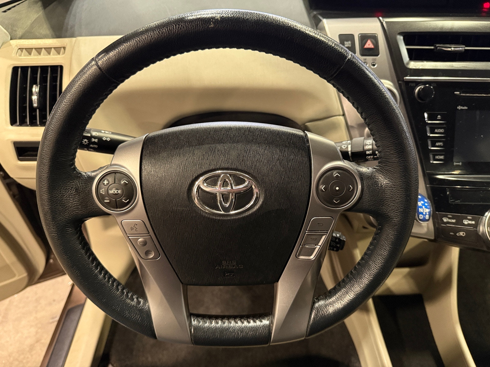 Thumbnail: 2015 Toyota Prius v - 5