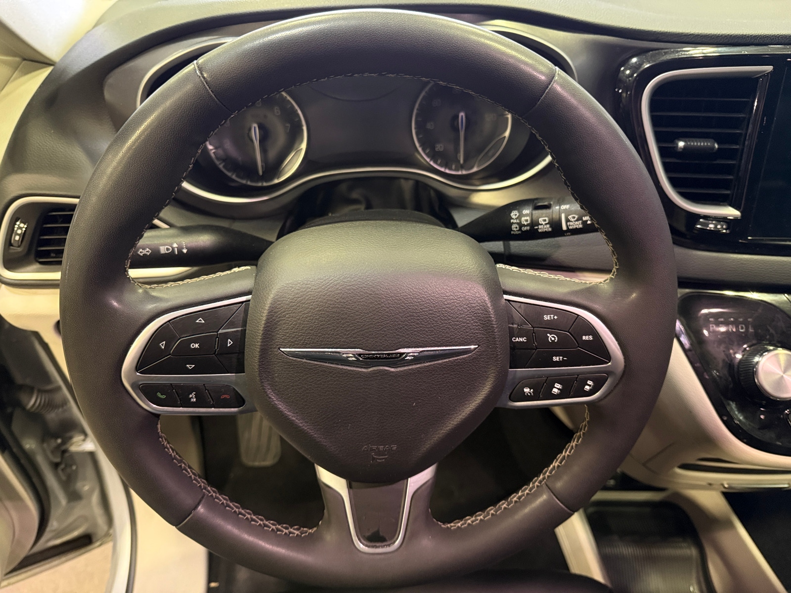 Thumbnail: 2024 Chrysler Pacifica - 4