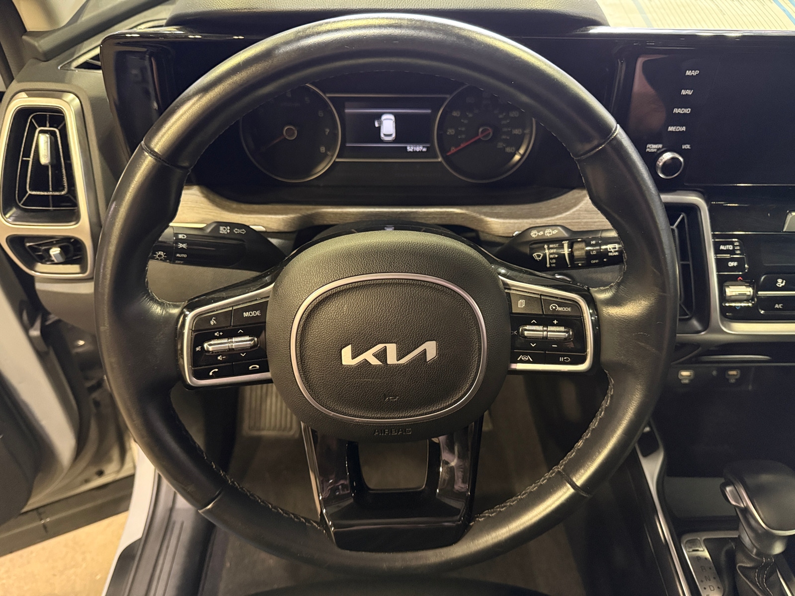Thumbnail: 2023 Kia Sorento - 4