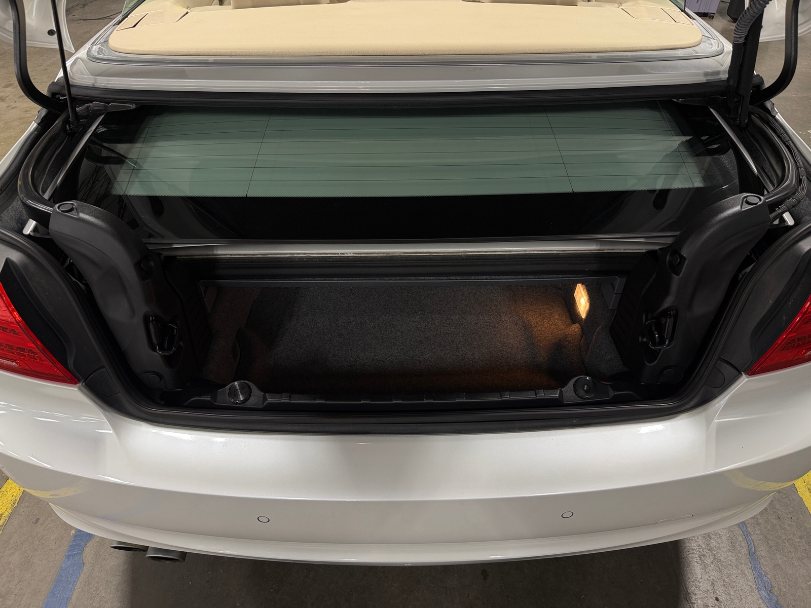 Thumbnail: 2011 BMW 3 Series - 6
