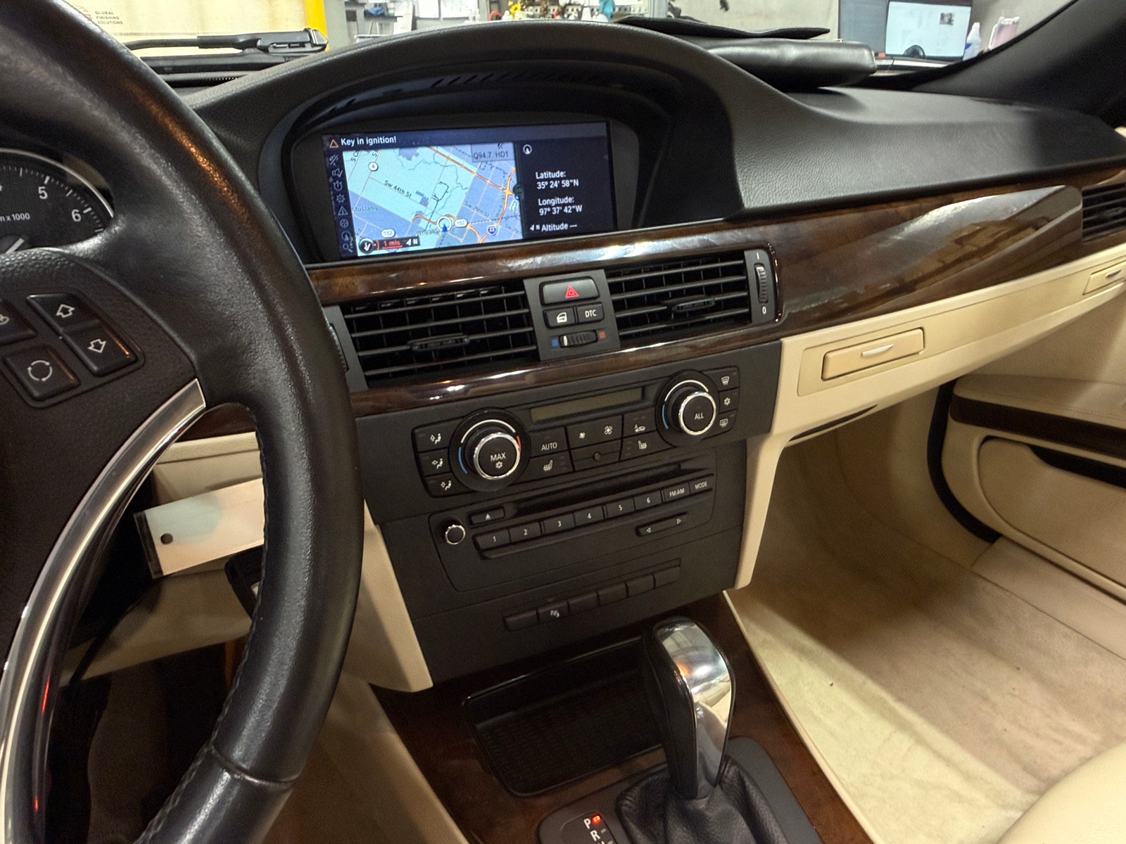 Thumbnail: 2011 BMW 3 Series - 3