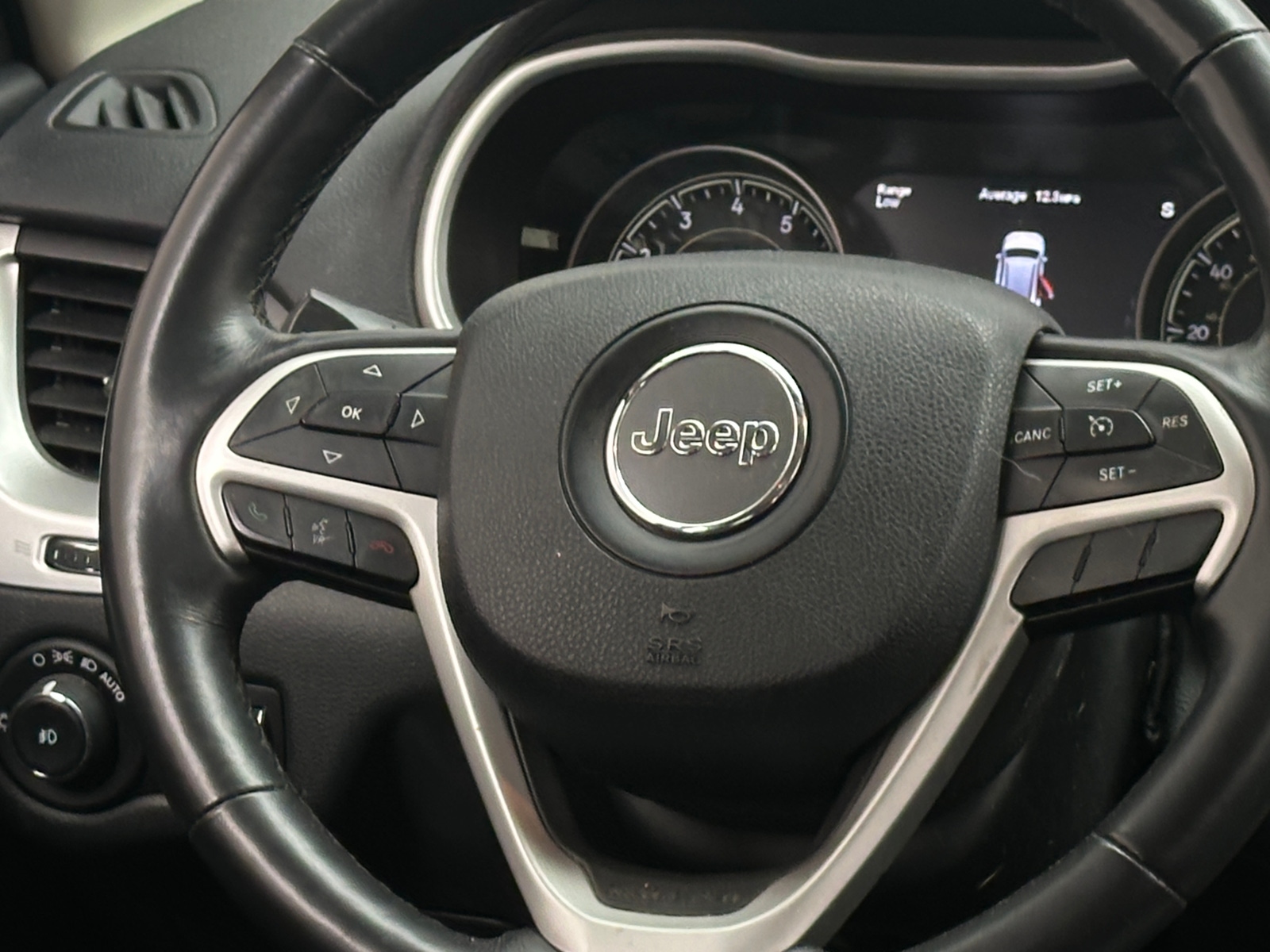 Thumbnail: 2015 Jeep Cherokee - 4