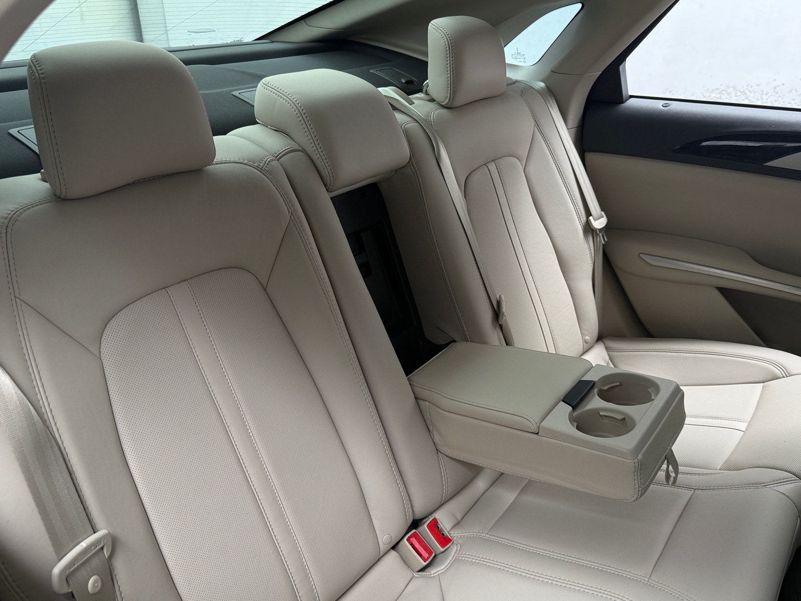 Thumbnail: 2016 Lincoln MKZ - 5