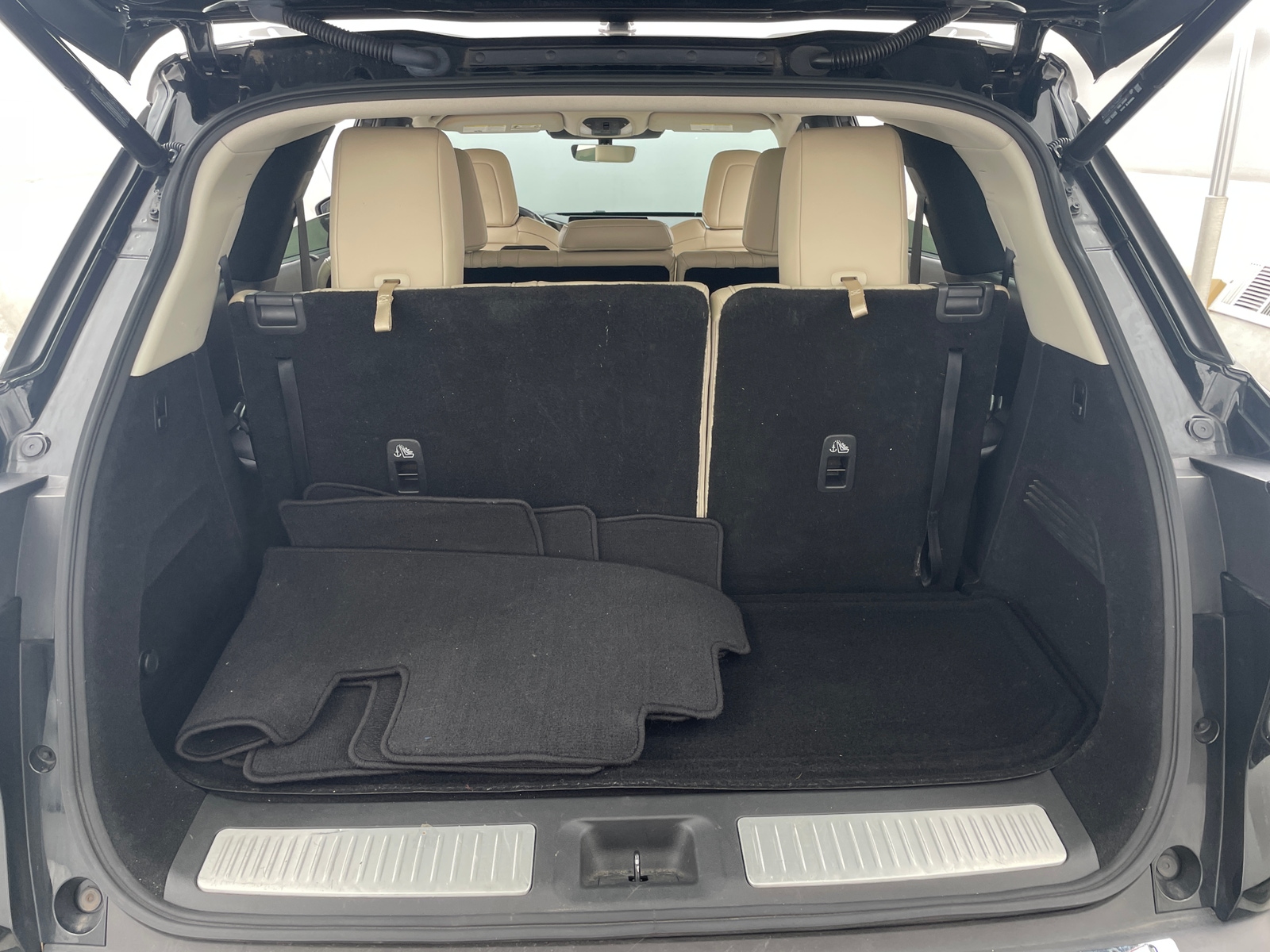 Thumbnail: 2023 INFINITI QX60 - 6