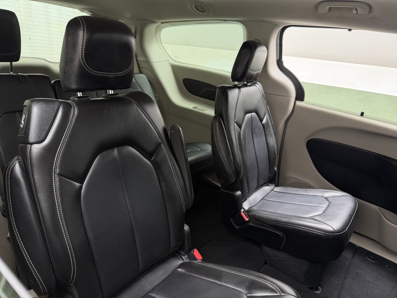 Thumbnail: 2023 Chrysler Pacifica - 5