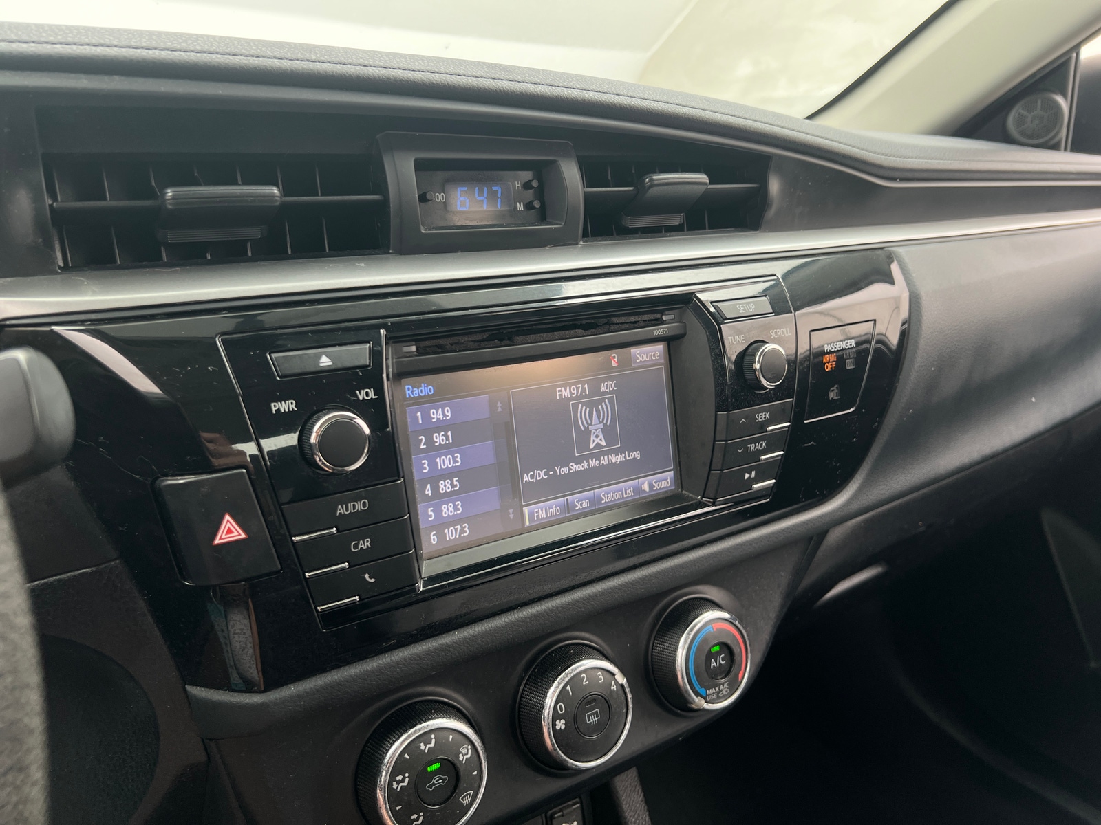 Thumbnail: 2016 Toyota Corolla - 4