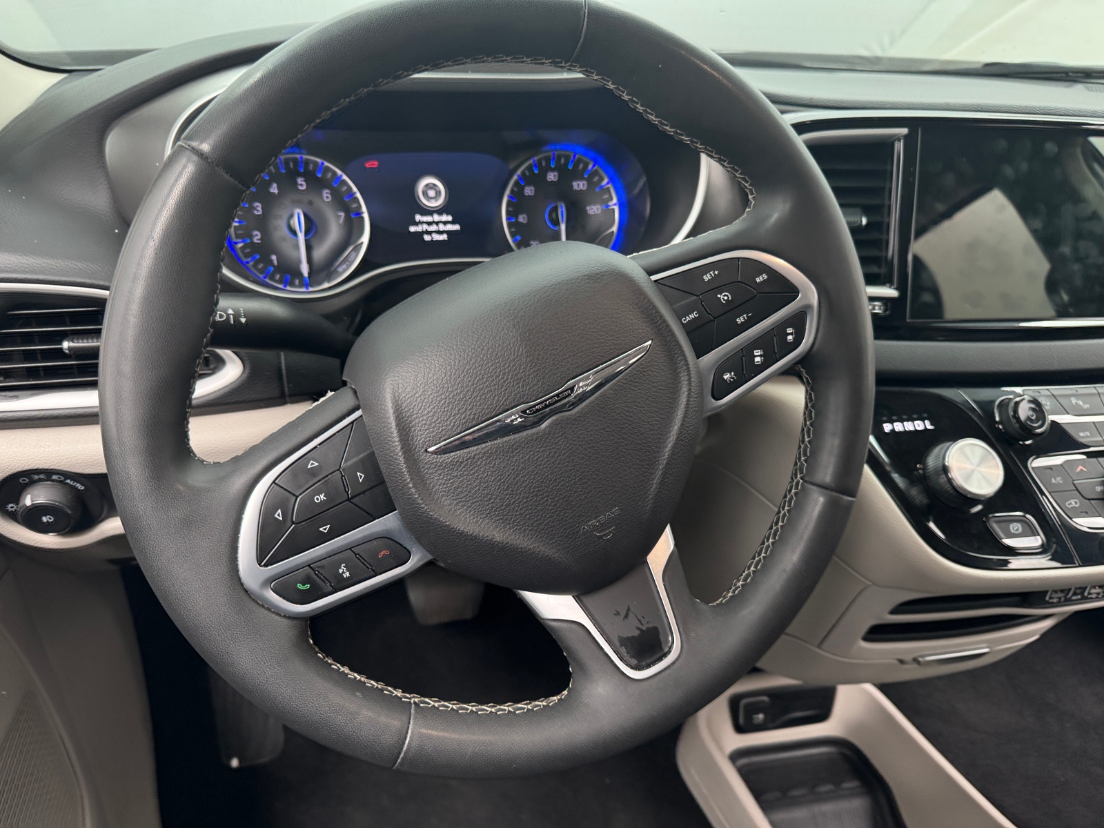 Thumbnail: 2024 Chrysler Pacifica - 4