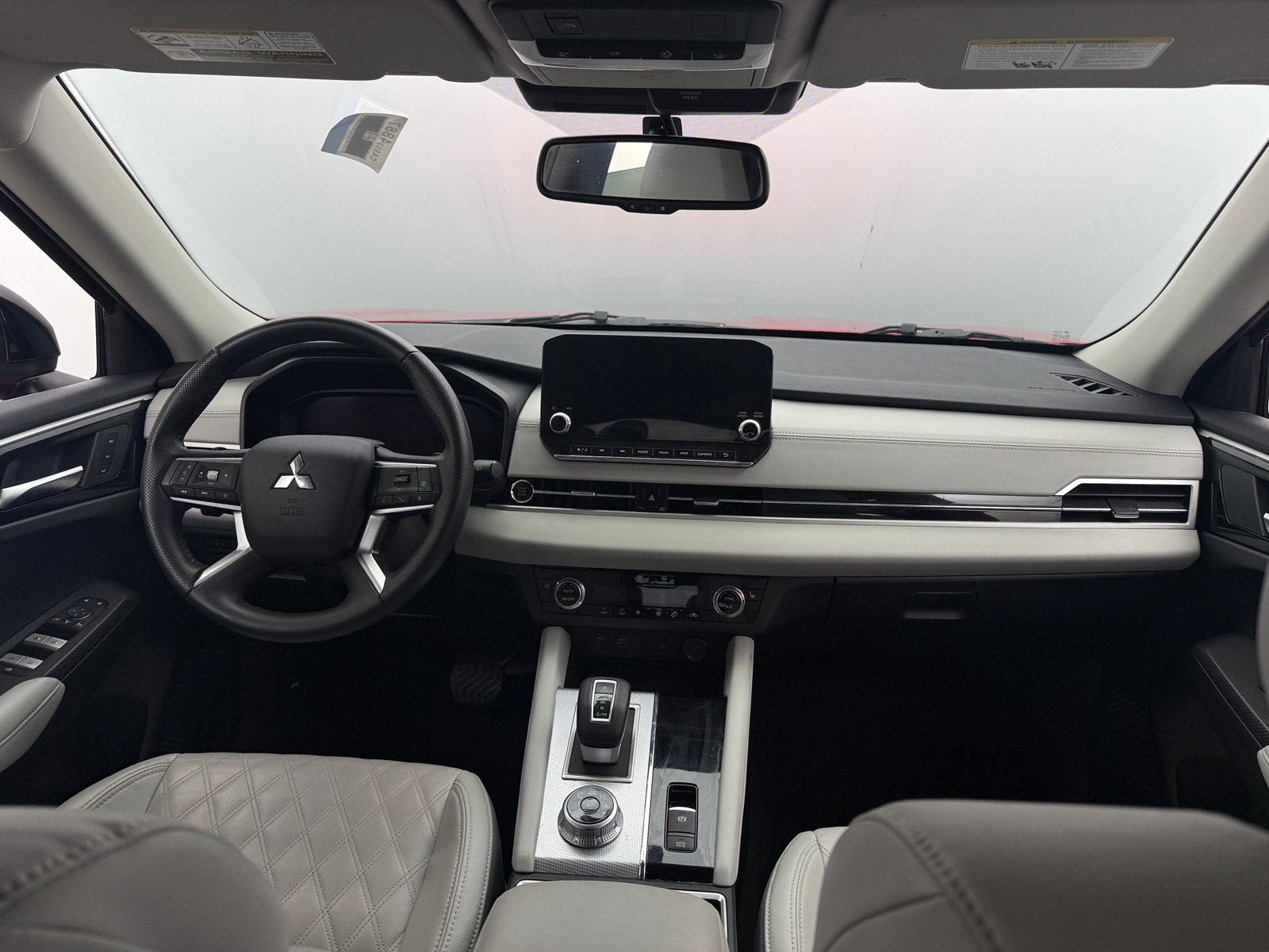 Thumbnail: 2024 Mitsubishi Outlander - 2