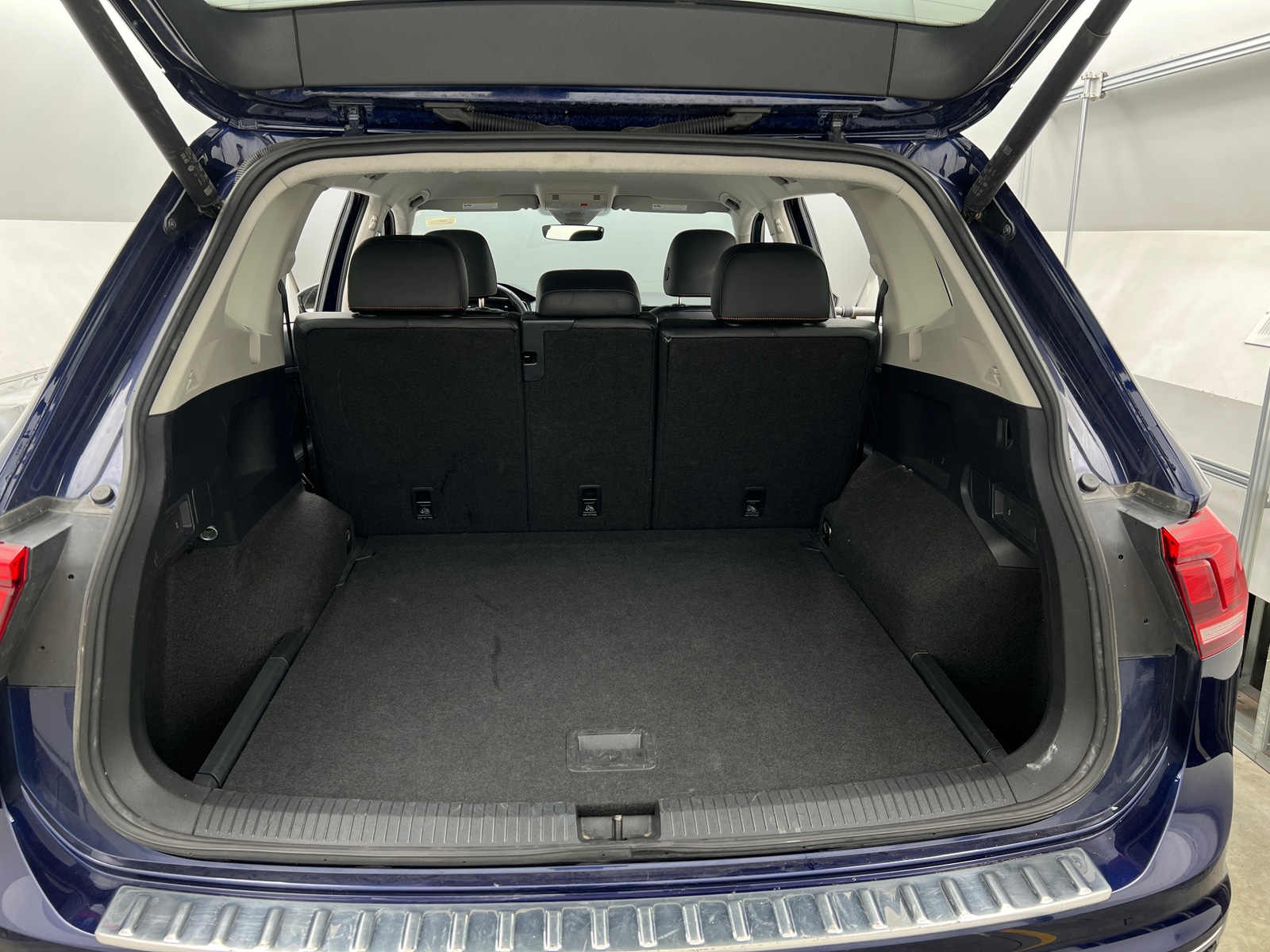 Thumbnail: 2024 Volkswagen Tiguan - 6