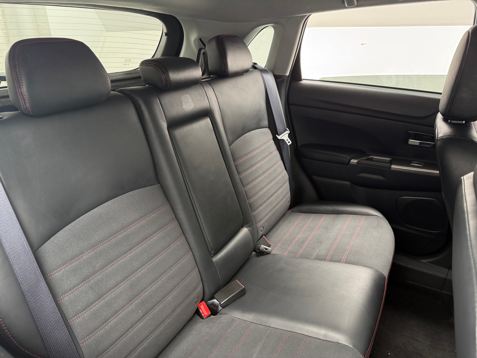 Thumbnail: 2022 Mitsubishi Outlander Sport - 5