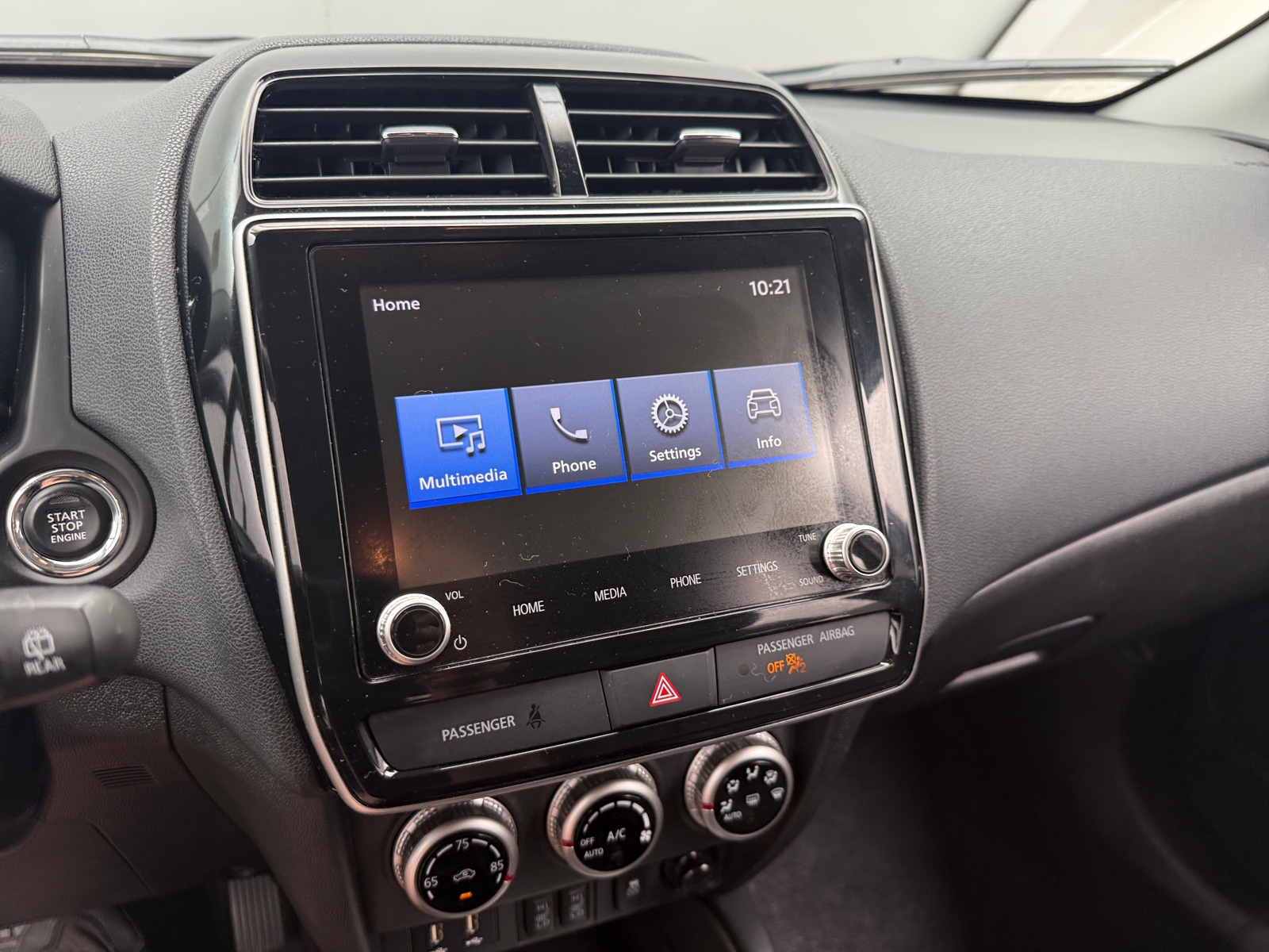 Thumbnail: 2022 Mitsubishi Outlander Sport - 3