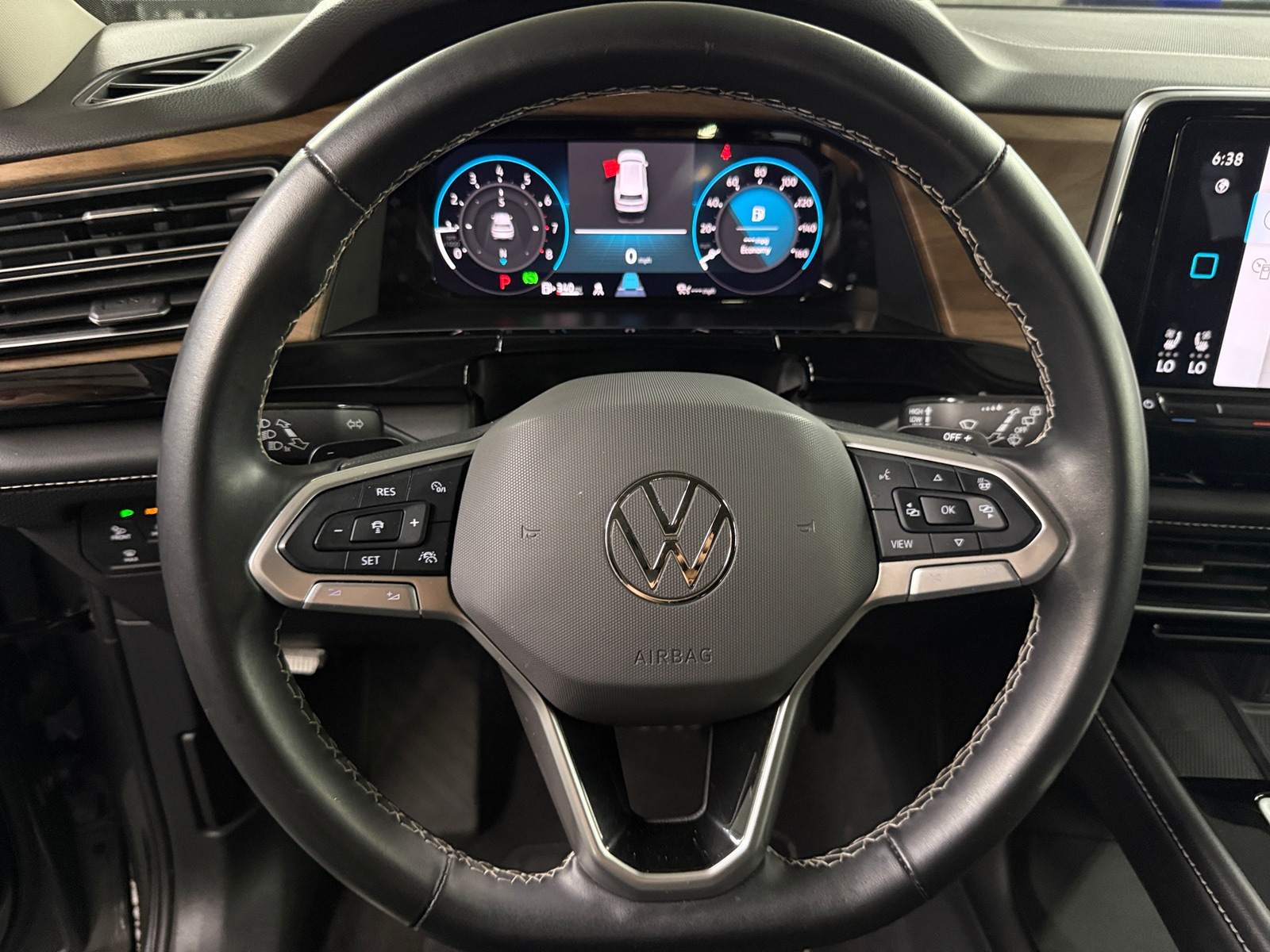 Thumbnail: 2024 Volkswagen Atlas - 4