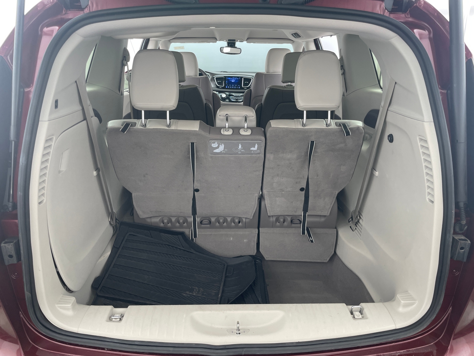Thumbnail: 2017 Chrysler Pacifica - 6