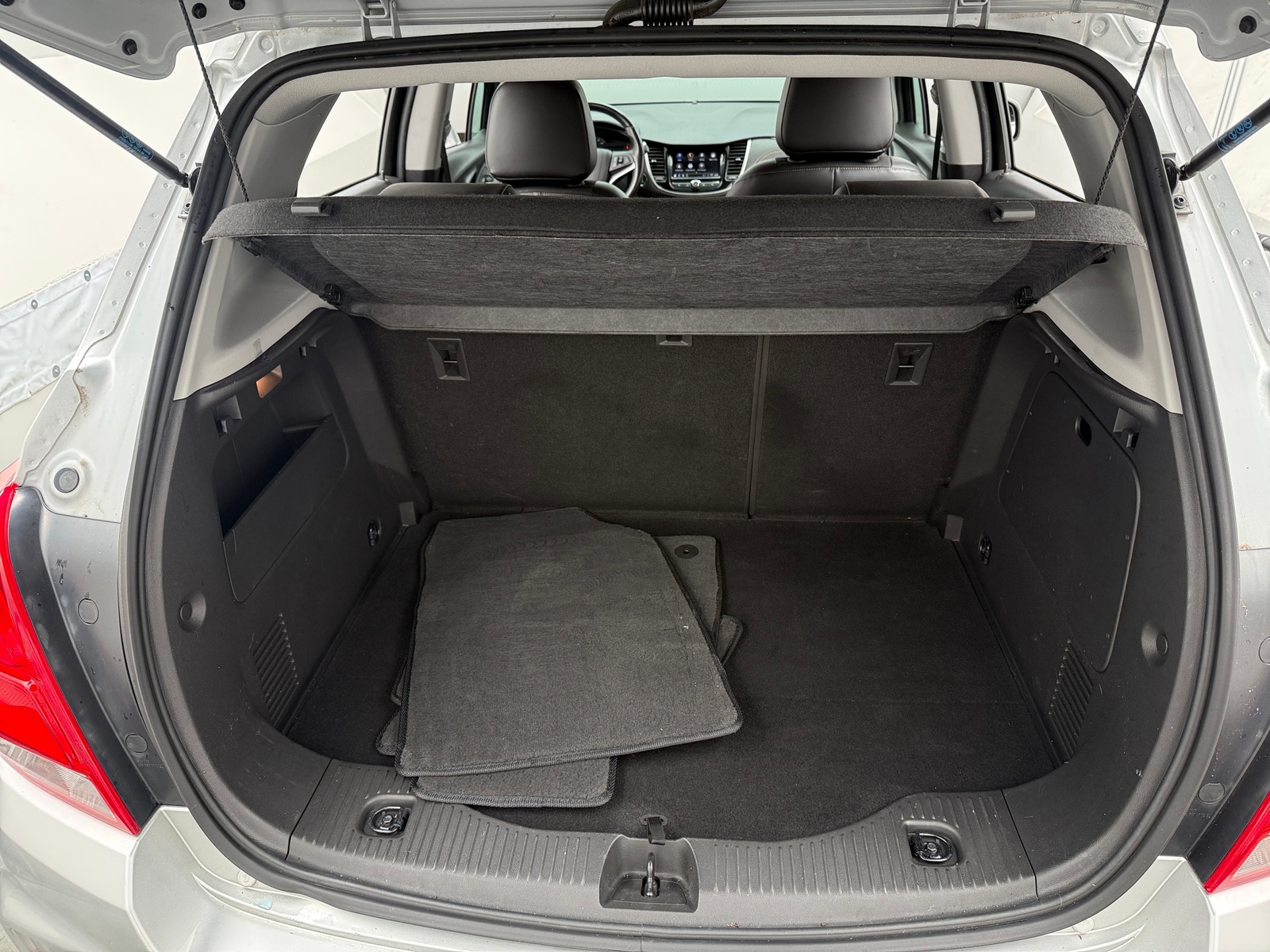 Thumbnail: 2018 Chevrolet Trax - 6
