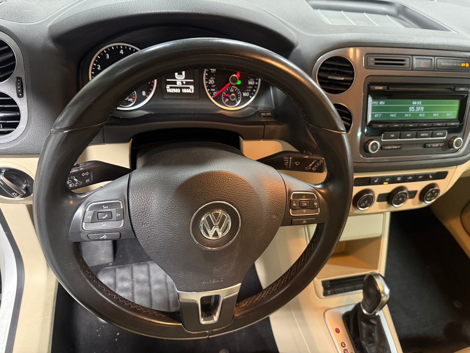 Thumbnail: 2014 Volkswagen Tiguan - 5