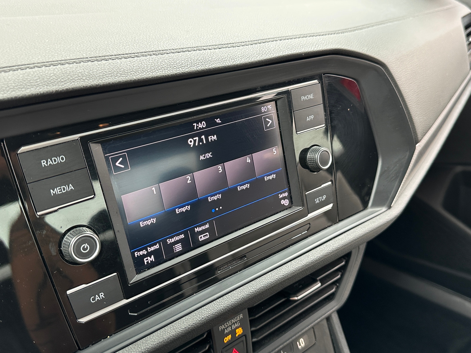 Thumbnail: 2019 Volkswagen Jetta - 4