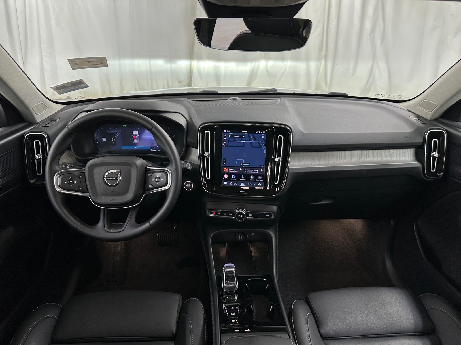Thumbnail: 2026 Volvo XC40 - 2