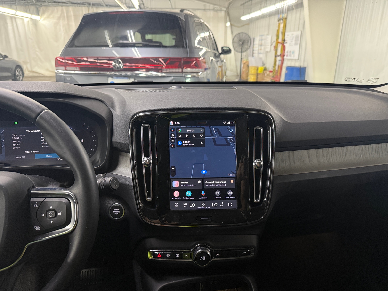Thumbnail: 2026 Volvo XC40 - 3