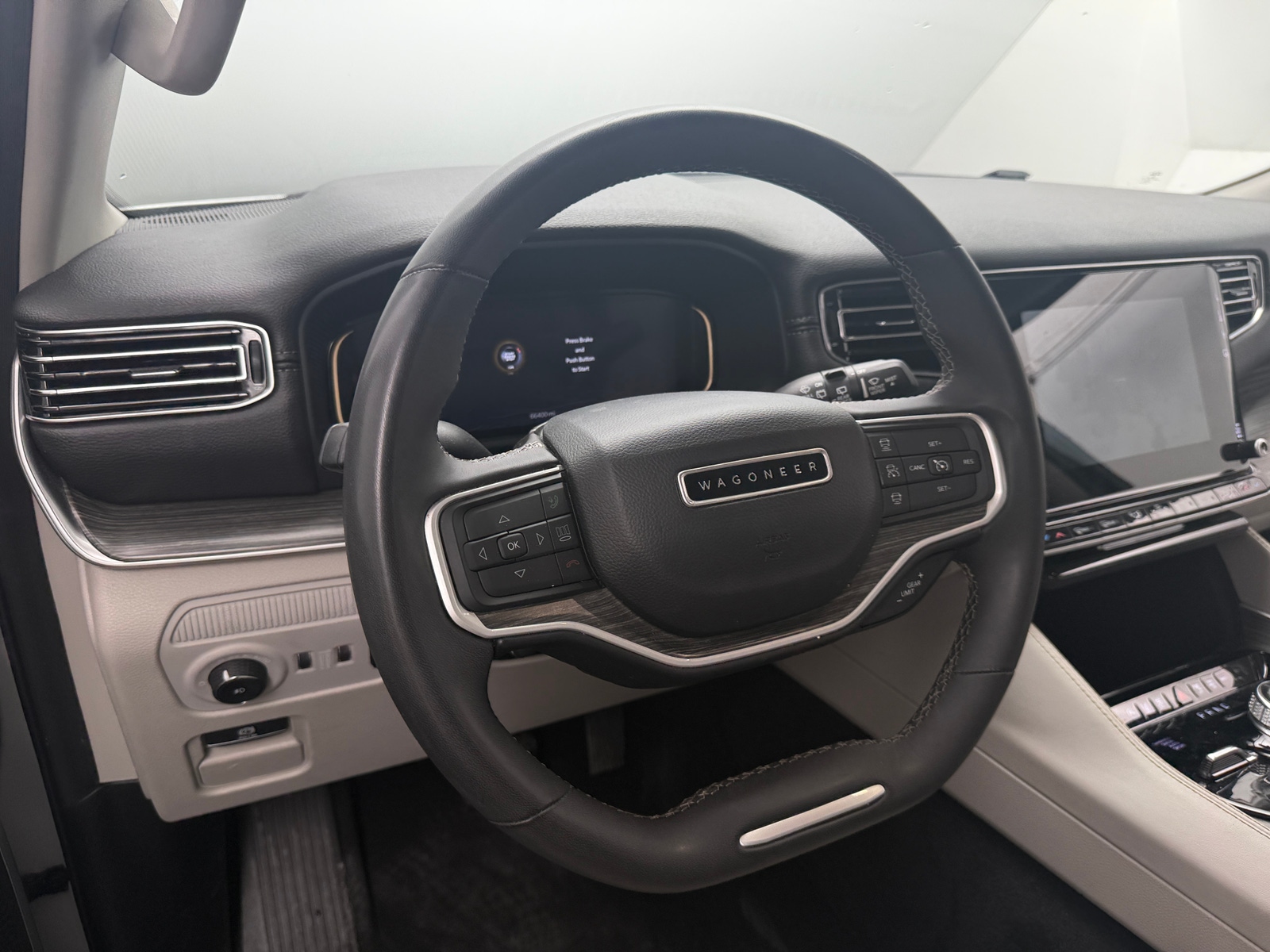 Thumbnail: 2023 Jeep Wagoneer - 4