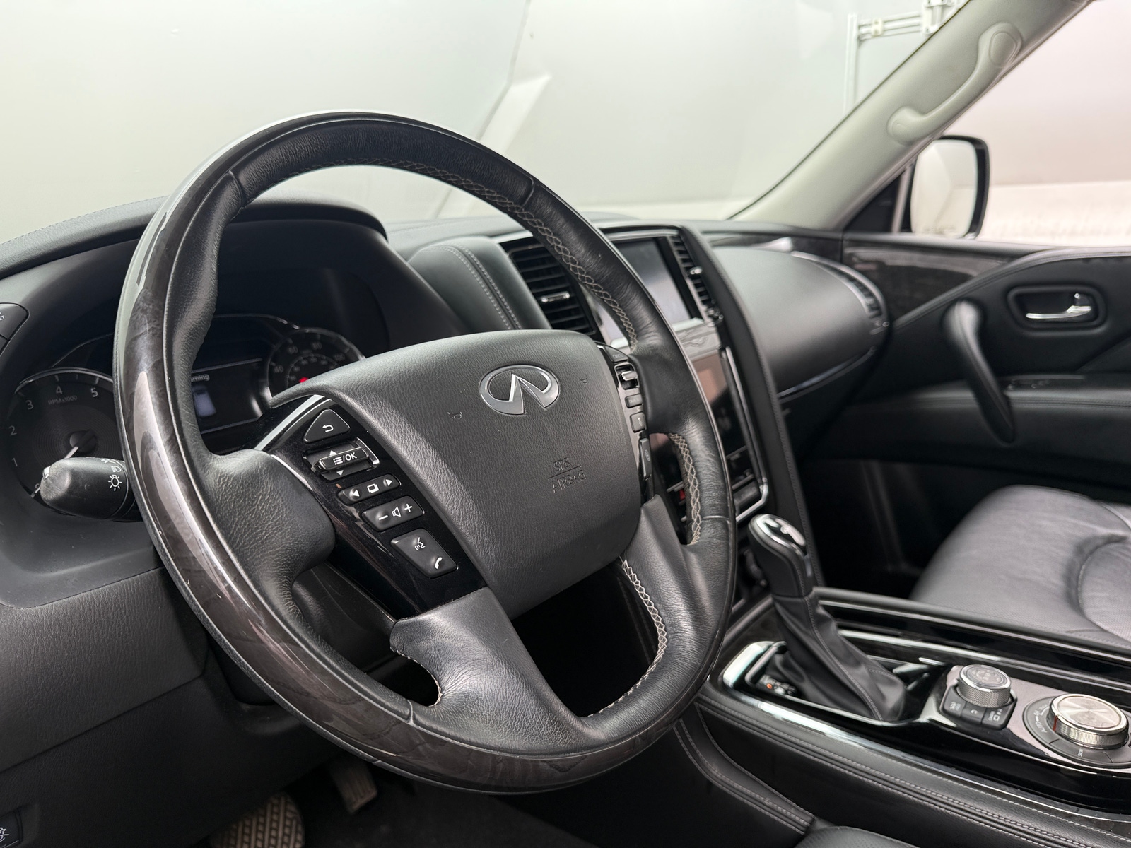 Thumbnail: 2021 INFINITI QX80 - 4