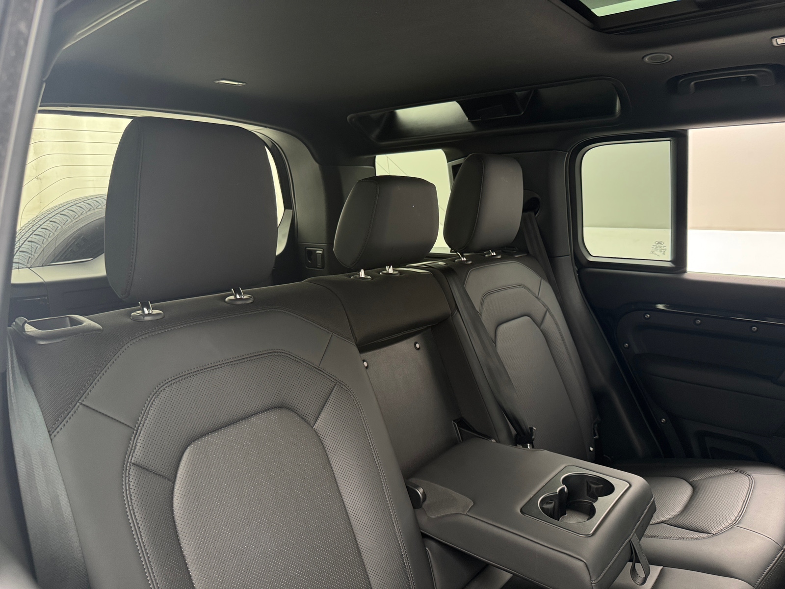 Thumbnail: 2025 Land Rover Defender - 5