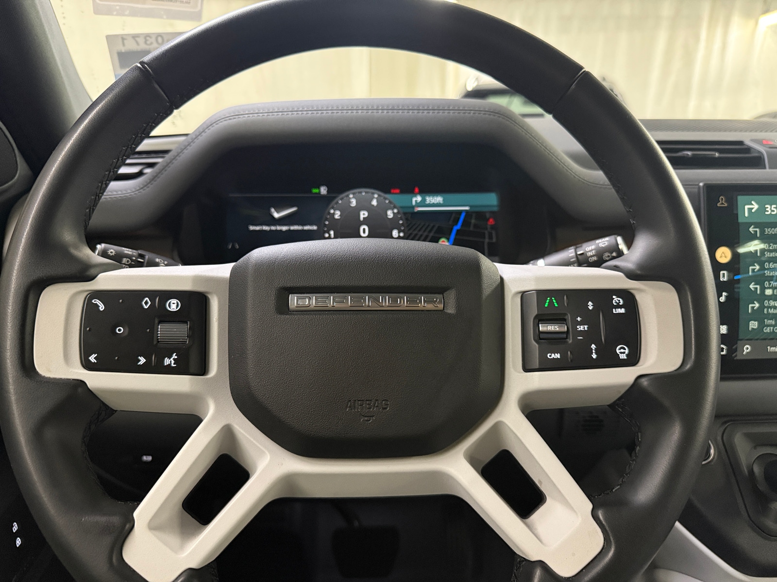Thumbnail: 2025 Land Rover Defender - 4