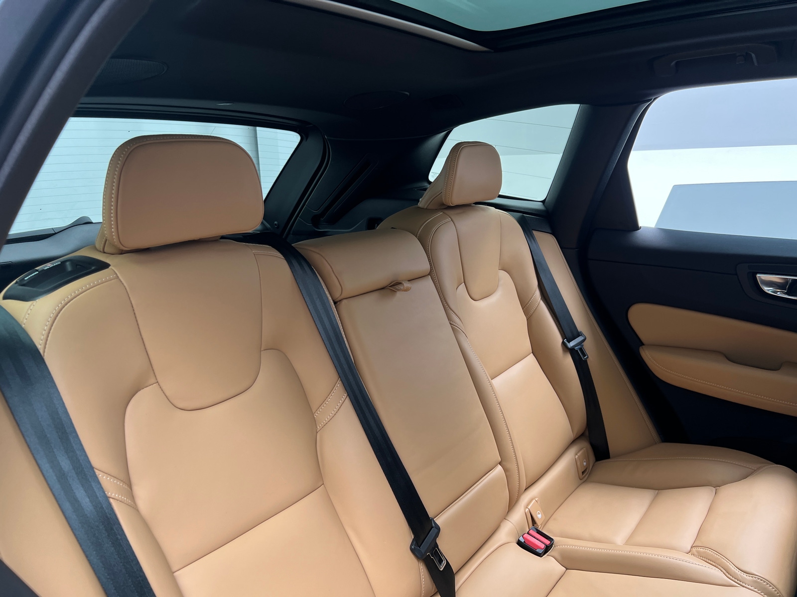 Thumbnail: 2025 Volvo XC60 - 5