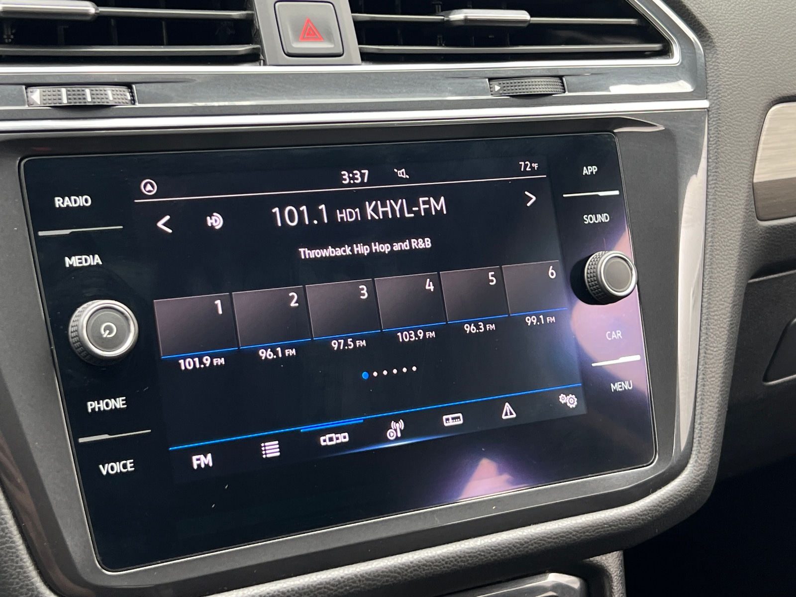Thumbnail: 2021 Volkswagen Tiguan - 3