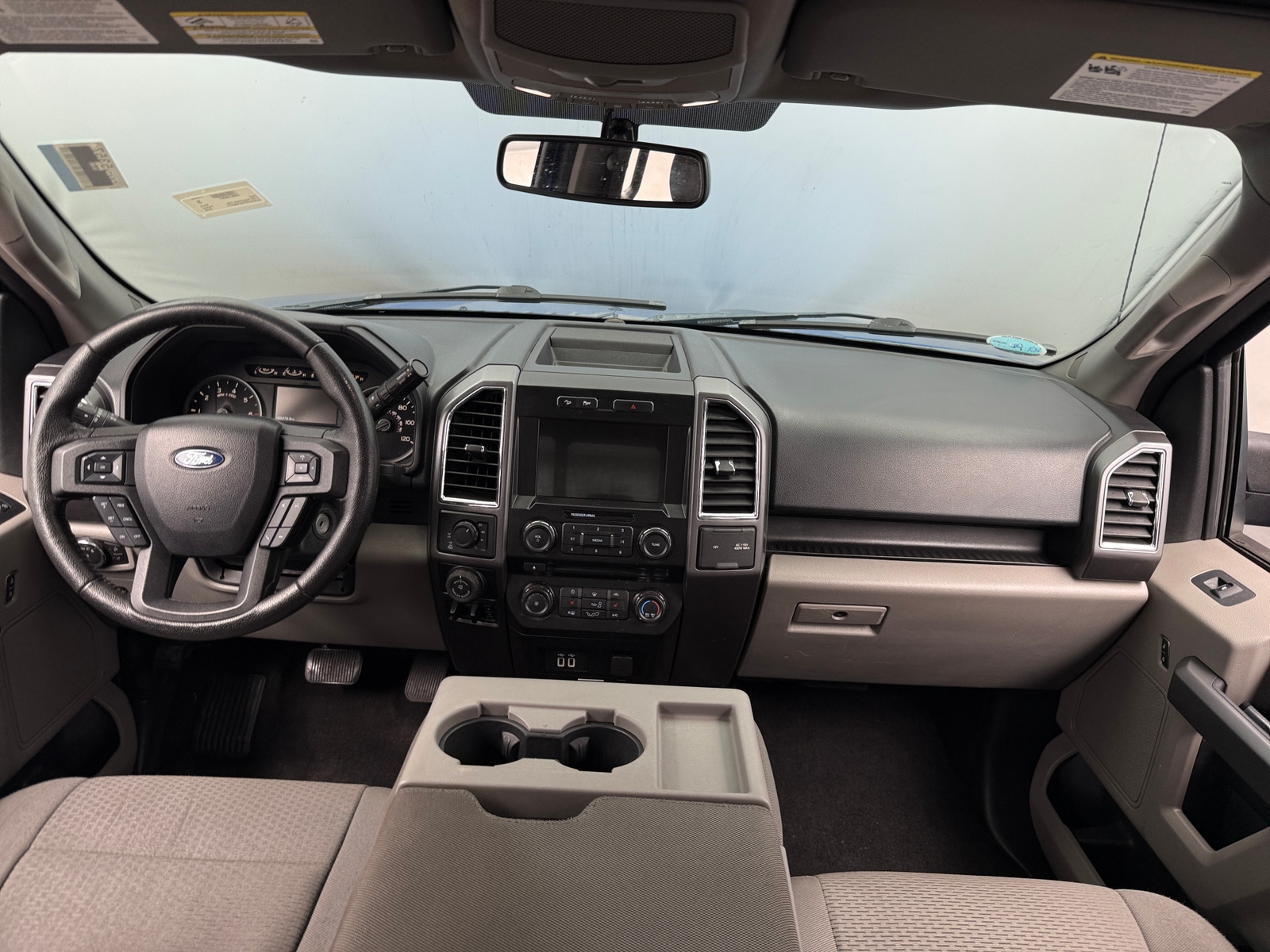 Thumbnail: 2016 Ford Econoline - 3