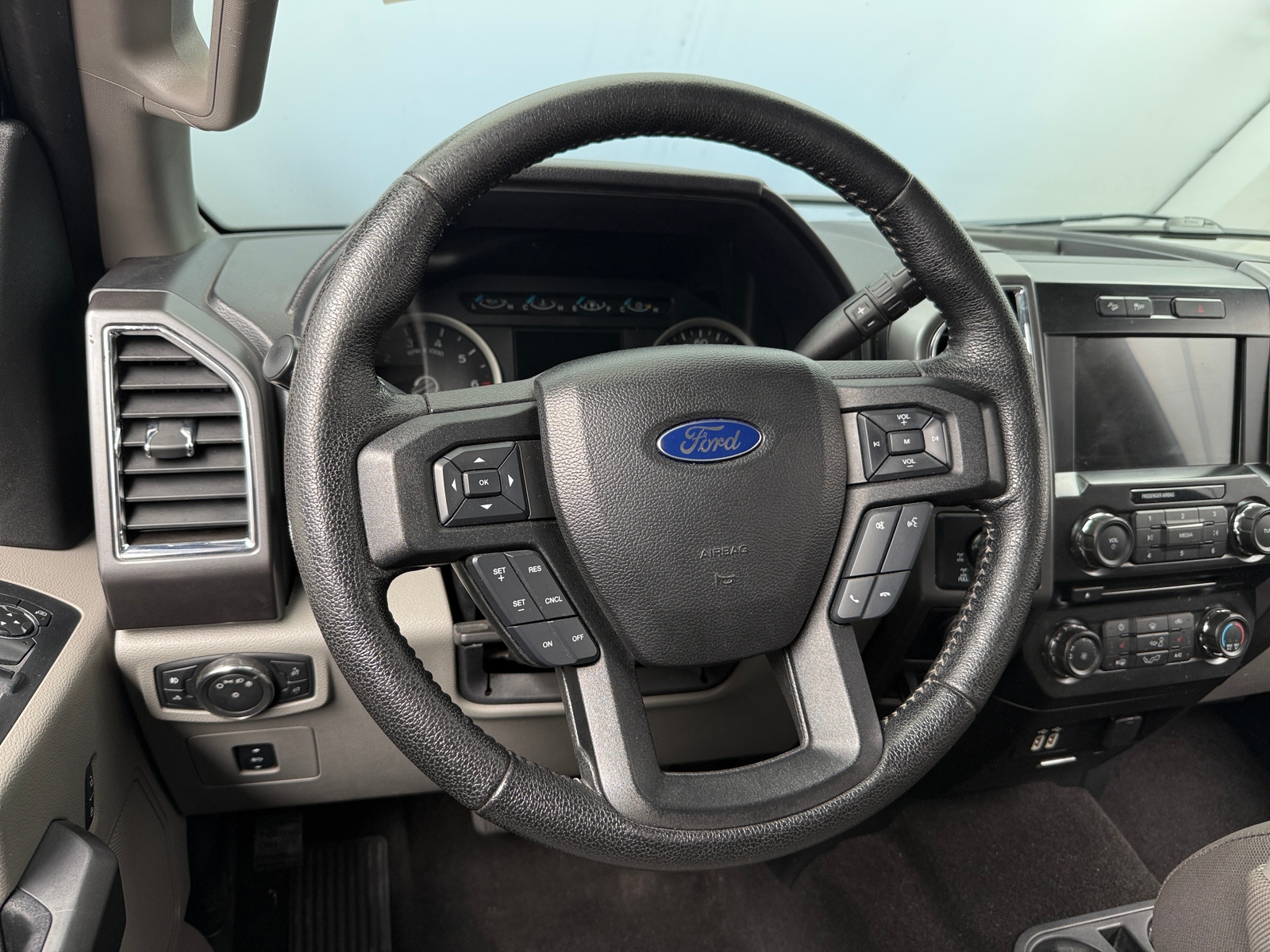 Thumbnail: 2016 Ford Econoline - 5