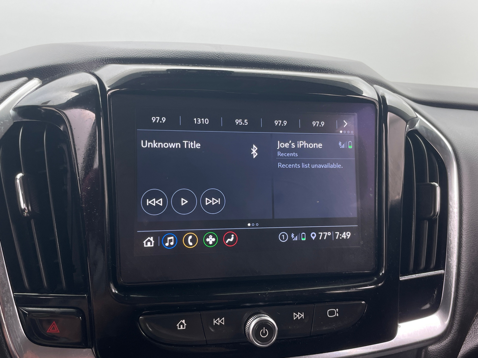 Thumbnail: 2021 Chevrolet Traverse - 4