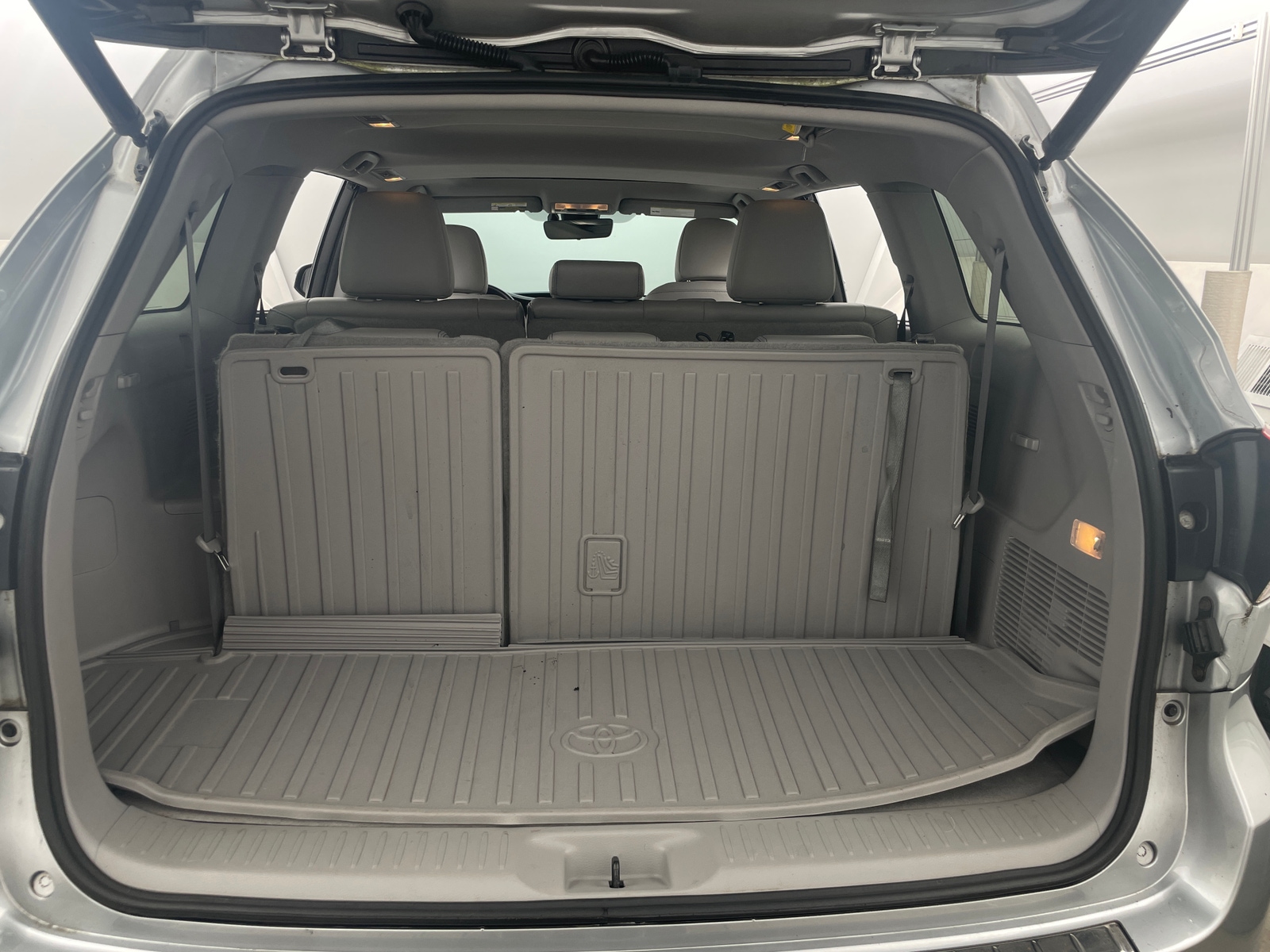 Thumbnail: 2017 Toyota Highlander - 6