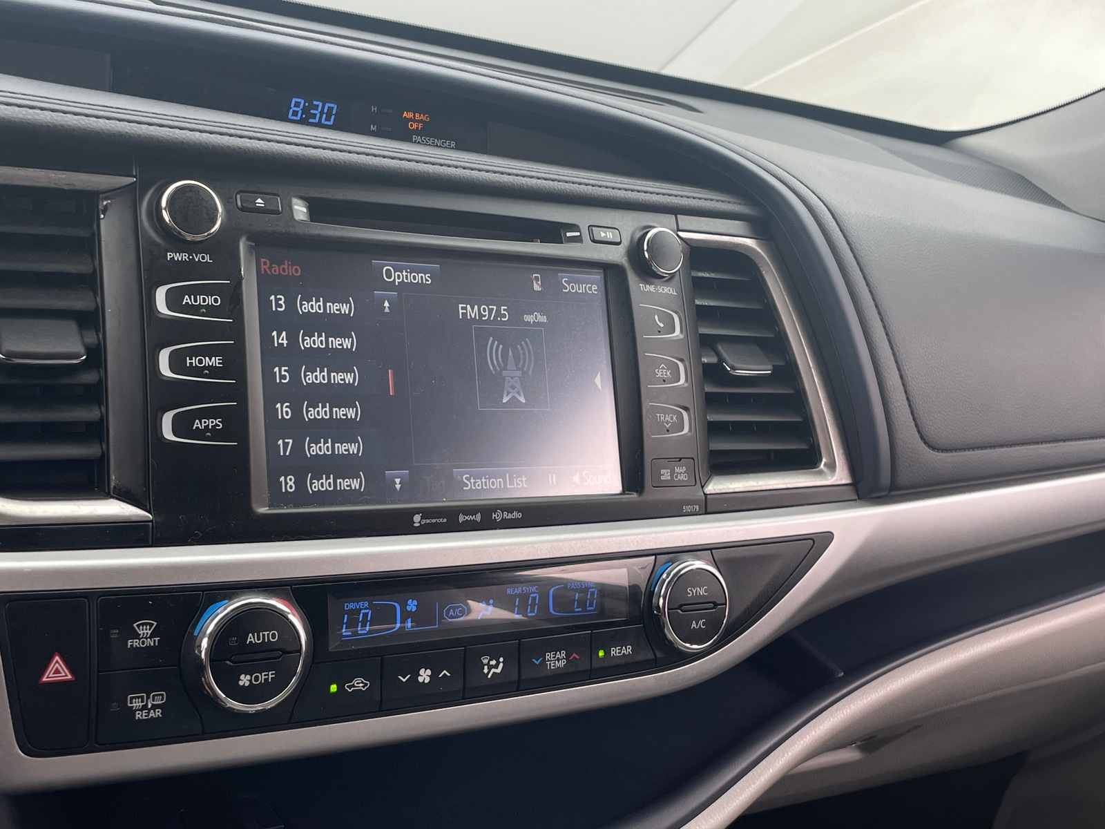 Thumbnail: 2017 Toyota Highlander - 3