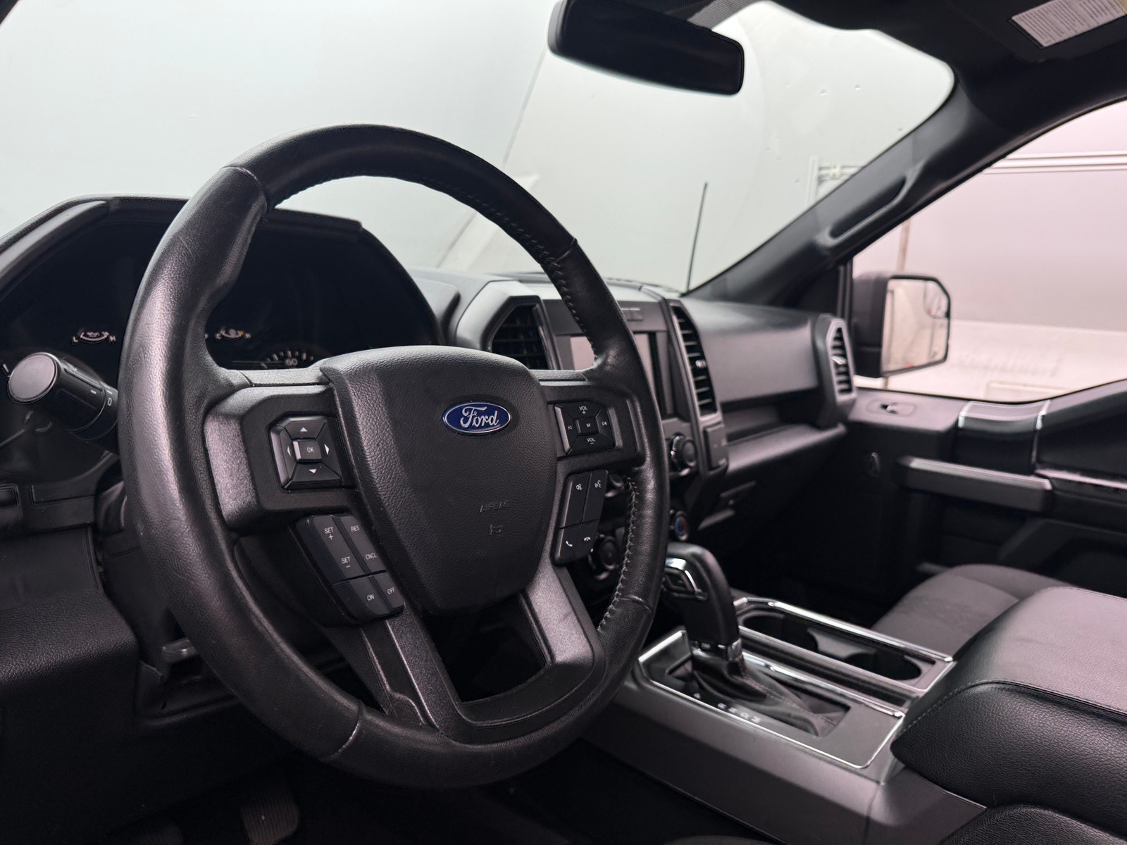 Thumbnail: 2019 Ford Econoline - 5