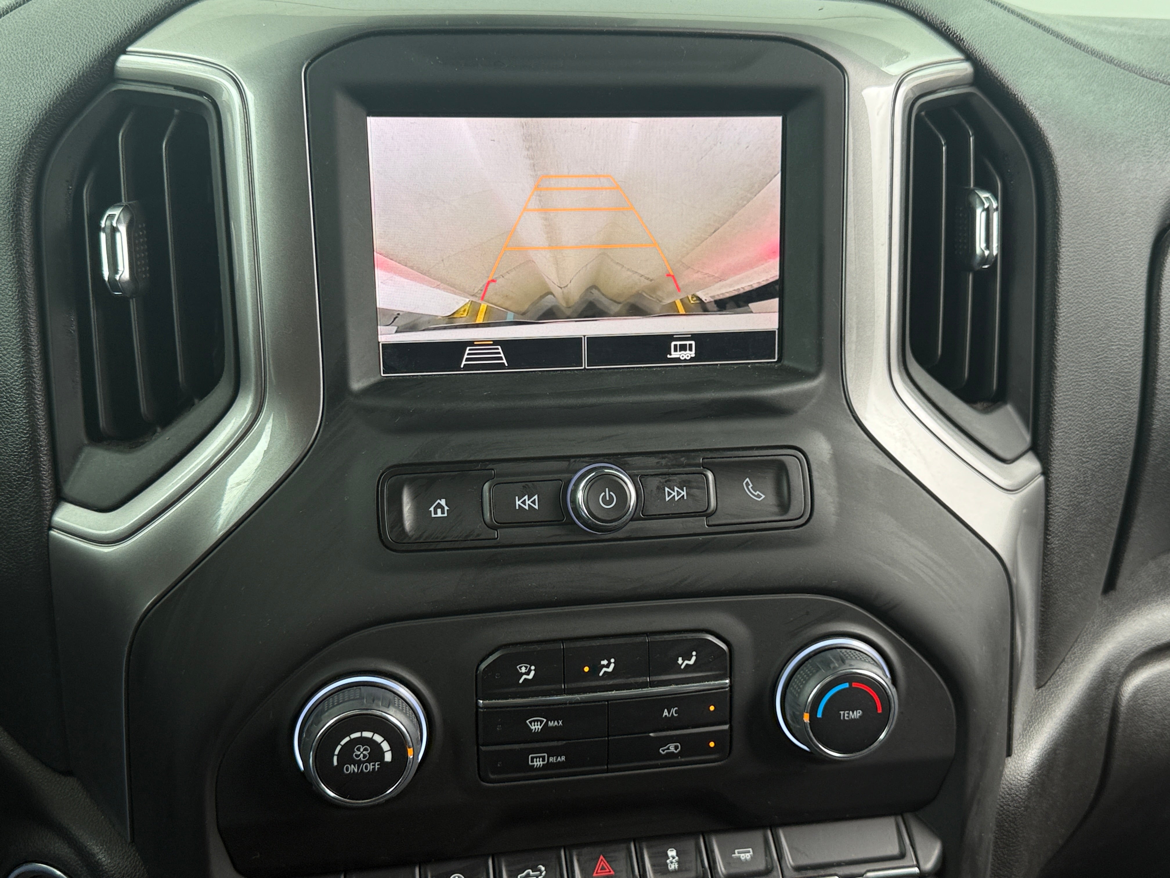 2024 Chevrolet Silverado 1500 Custom - Photo 13