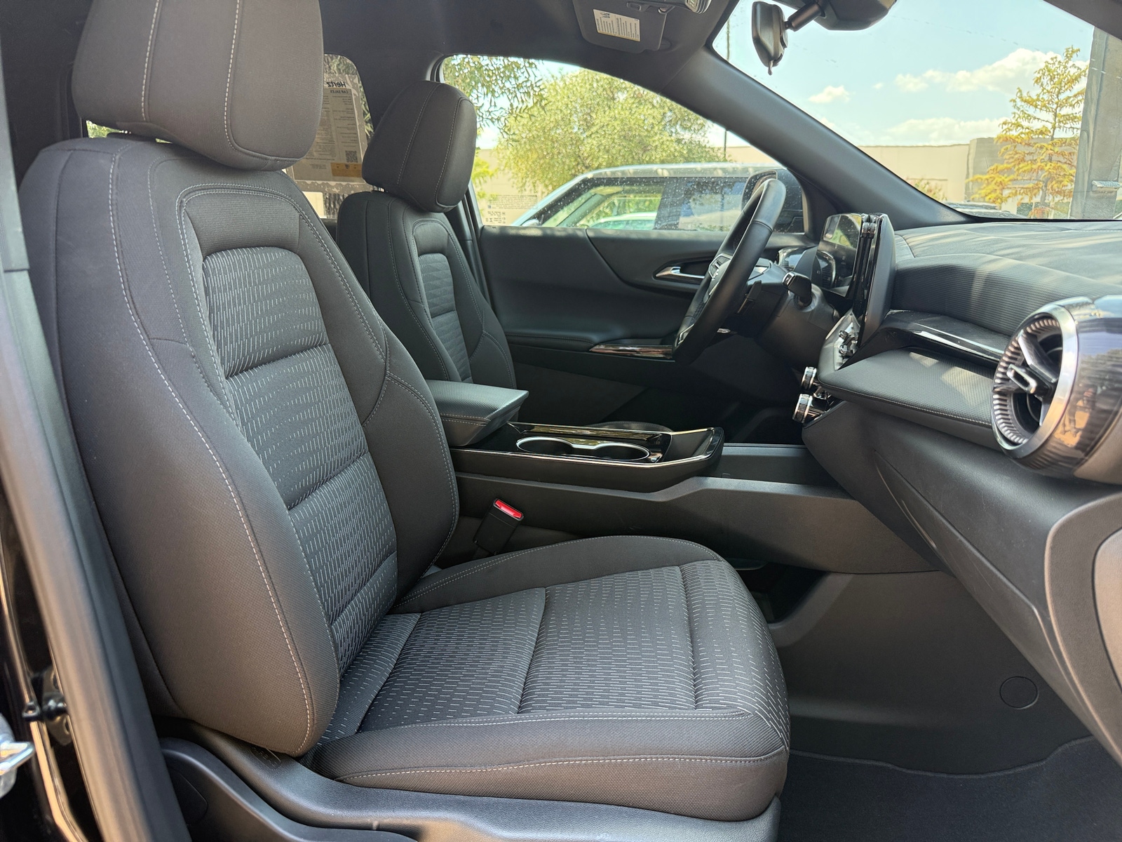 Thumbnail: 2025 Chevrolet Equinox - 2