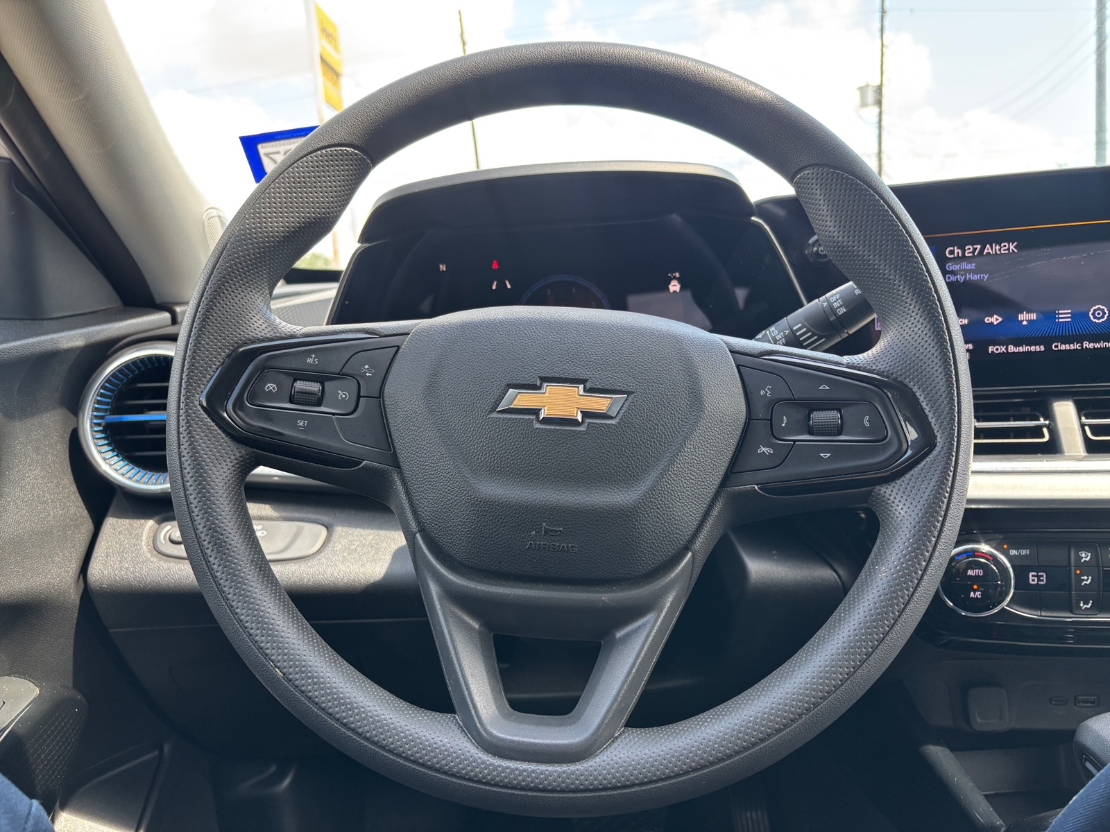 Thumbnail: 2025 Chevrolet Trax - 5