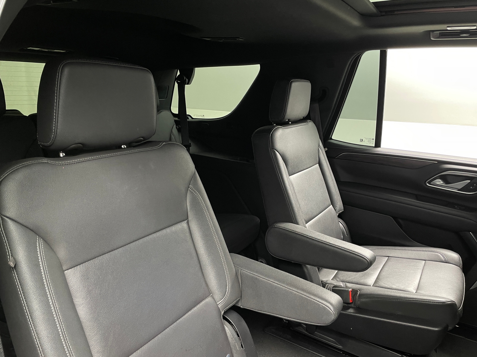 Thumbnail: 2022 Chevrolet Tahoe - 5