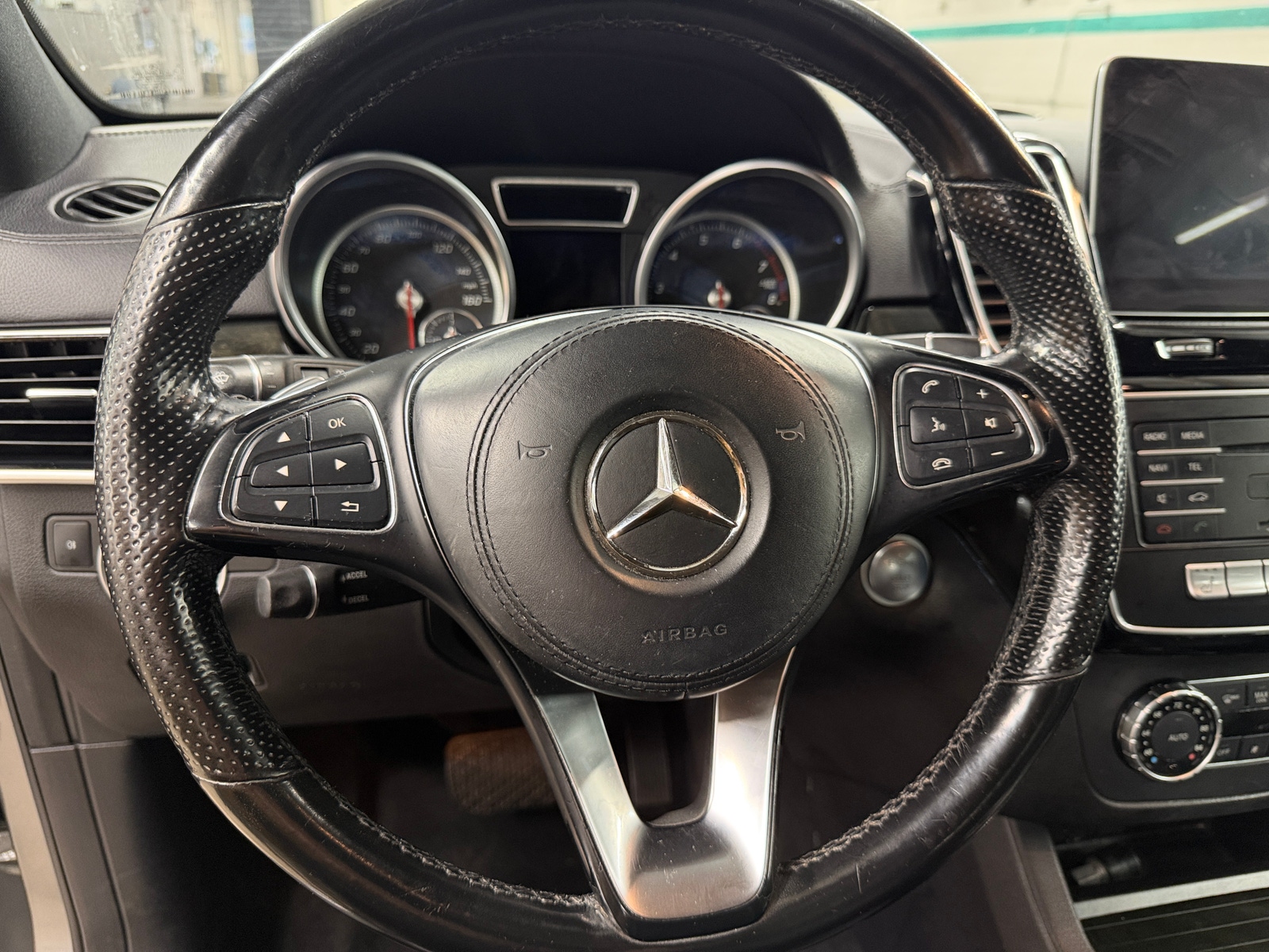 Thumbnail: 2019 Mercedes-Benz GLS - 4