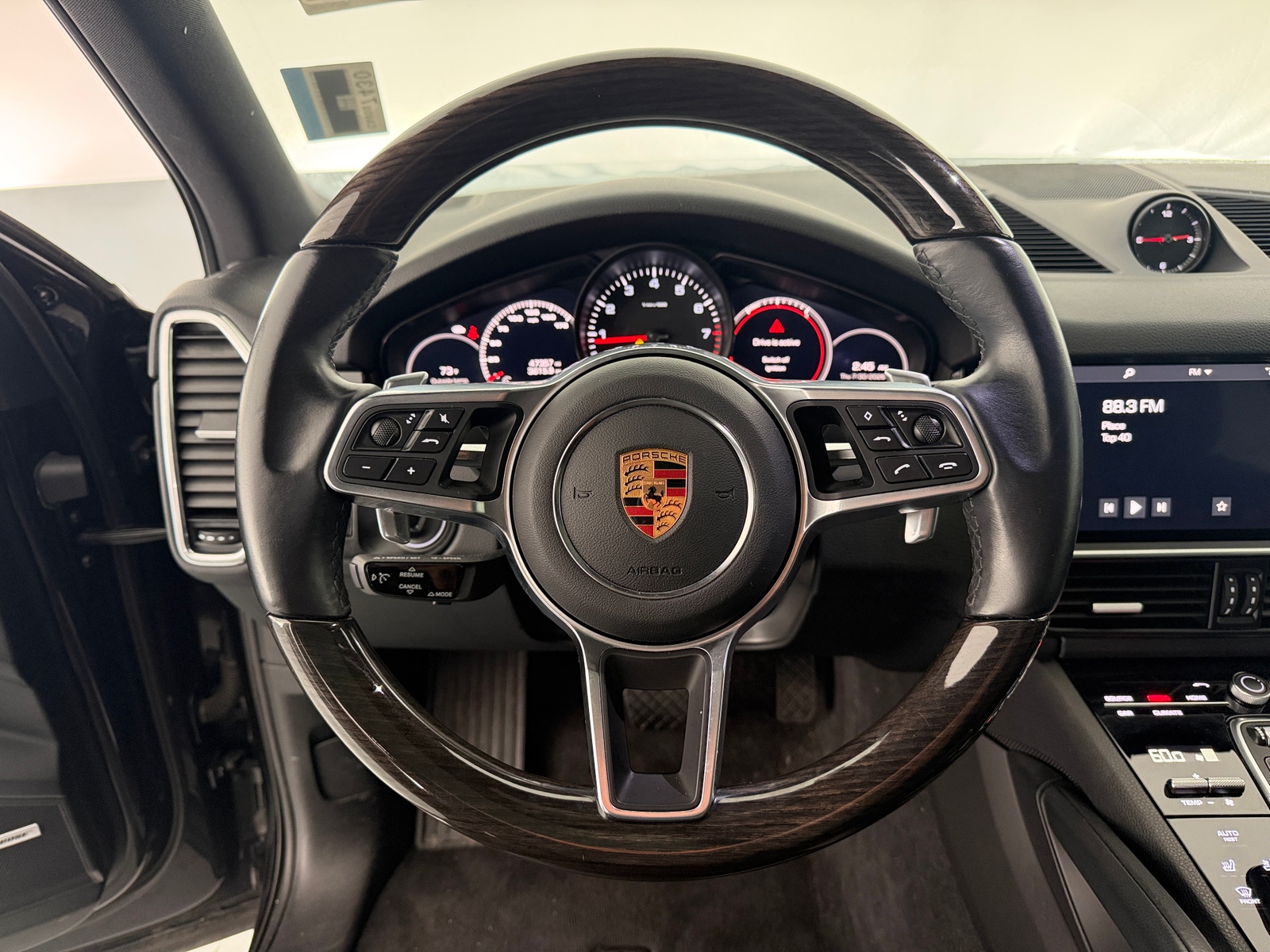 Thumbnail: 2019 Porsche Cayenne - 4