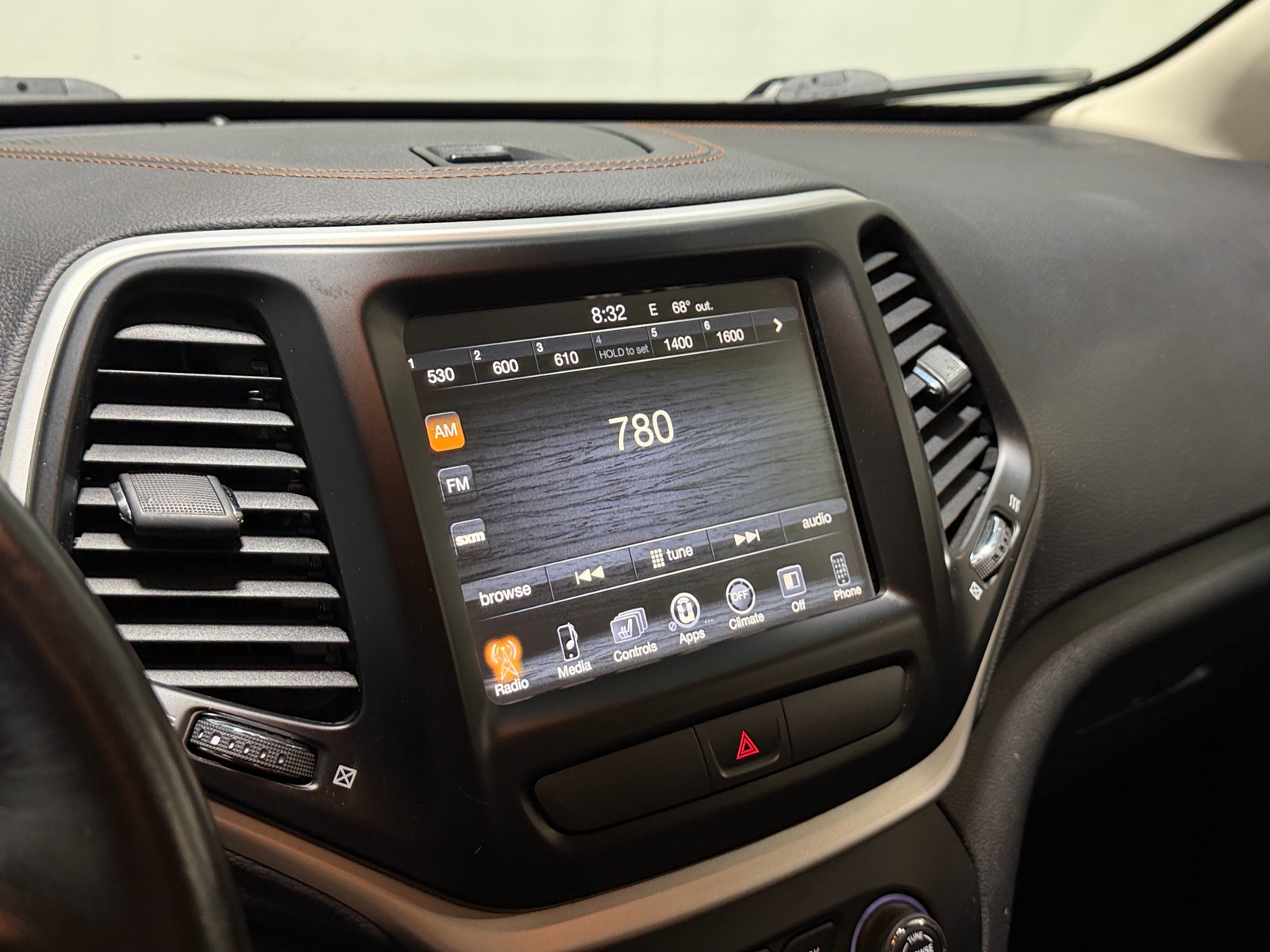Thumbnail: 2017 Jeep Cherokee - 3