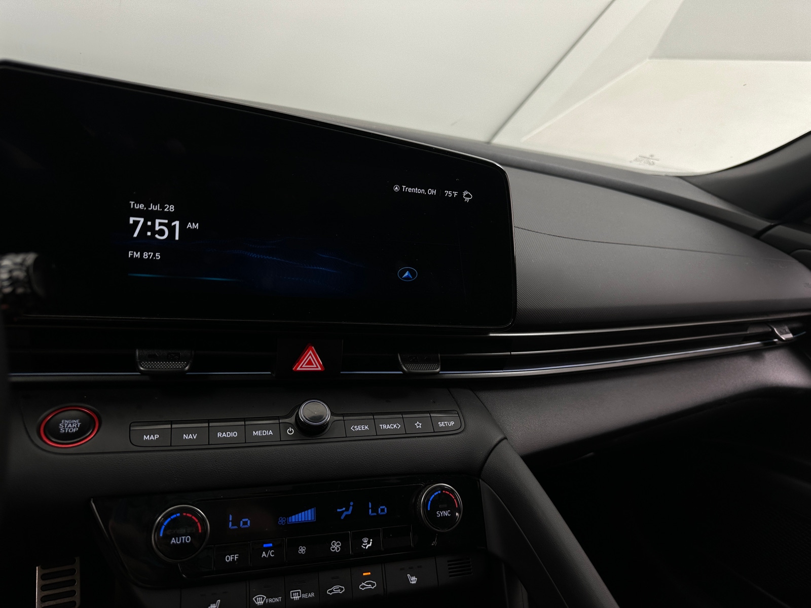 Thumbnail: 2024 Hyundai Elantra - 3