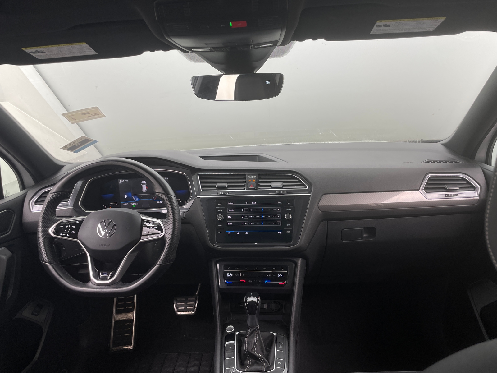 Thumbnail: 2022 Volkswagen Tiguan - 3
