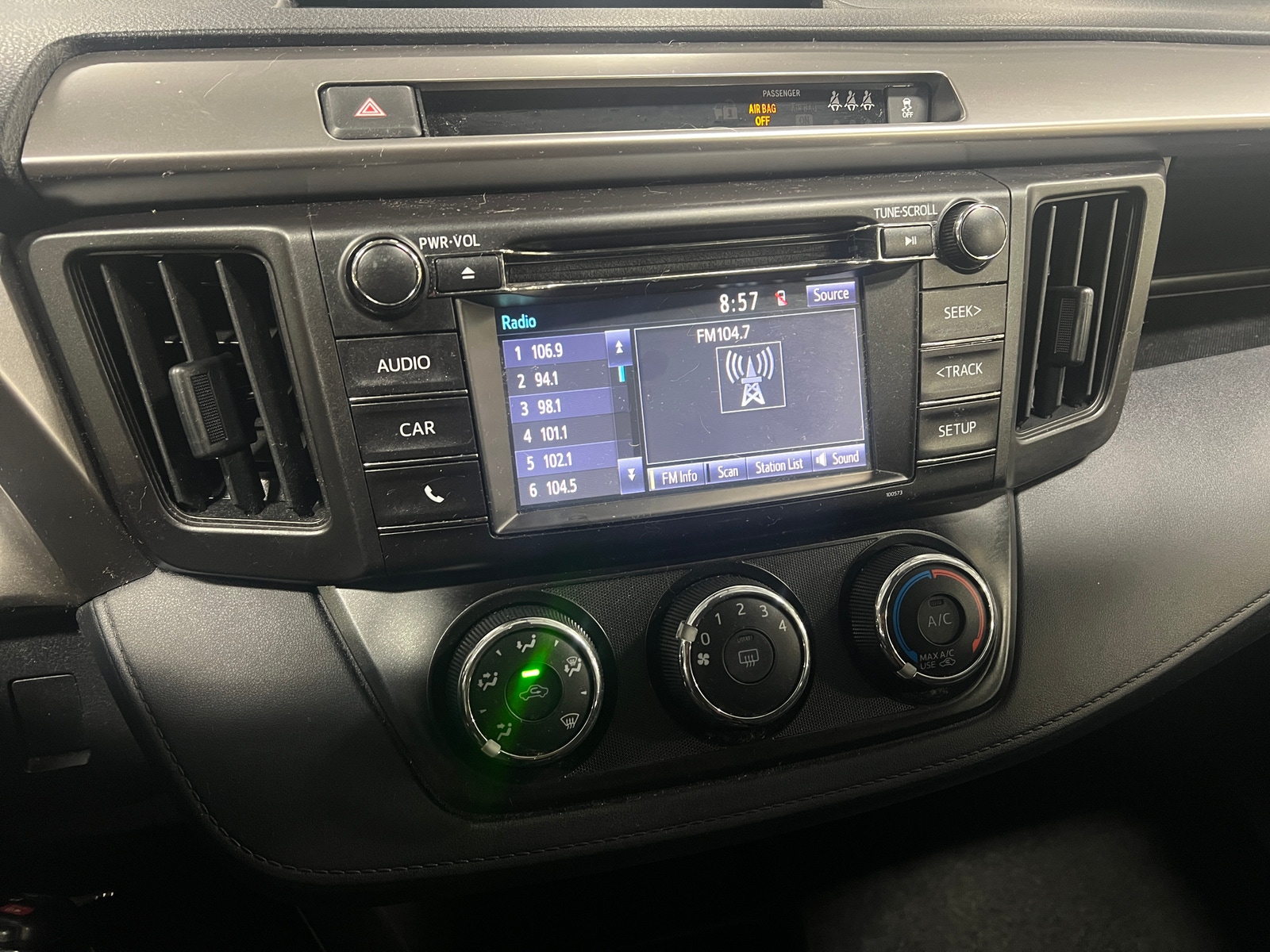 Thumbnail: 2017 Toyota RAV4 - 4