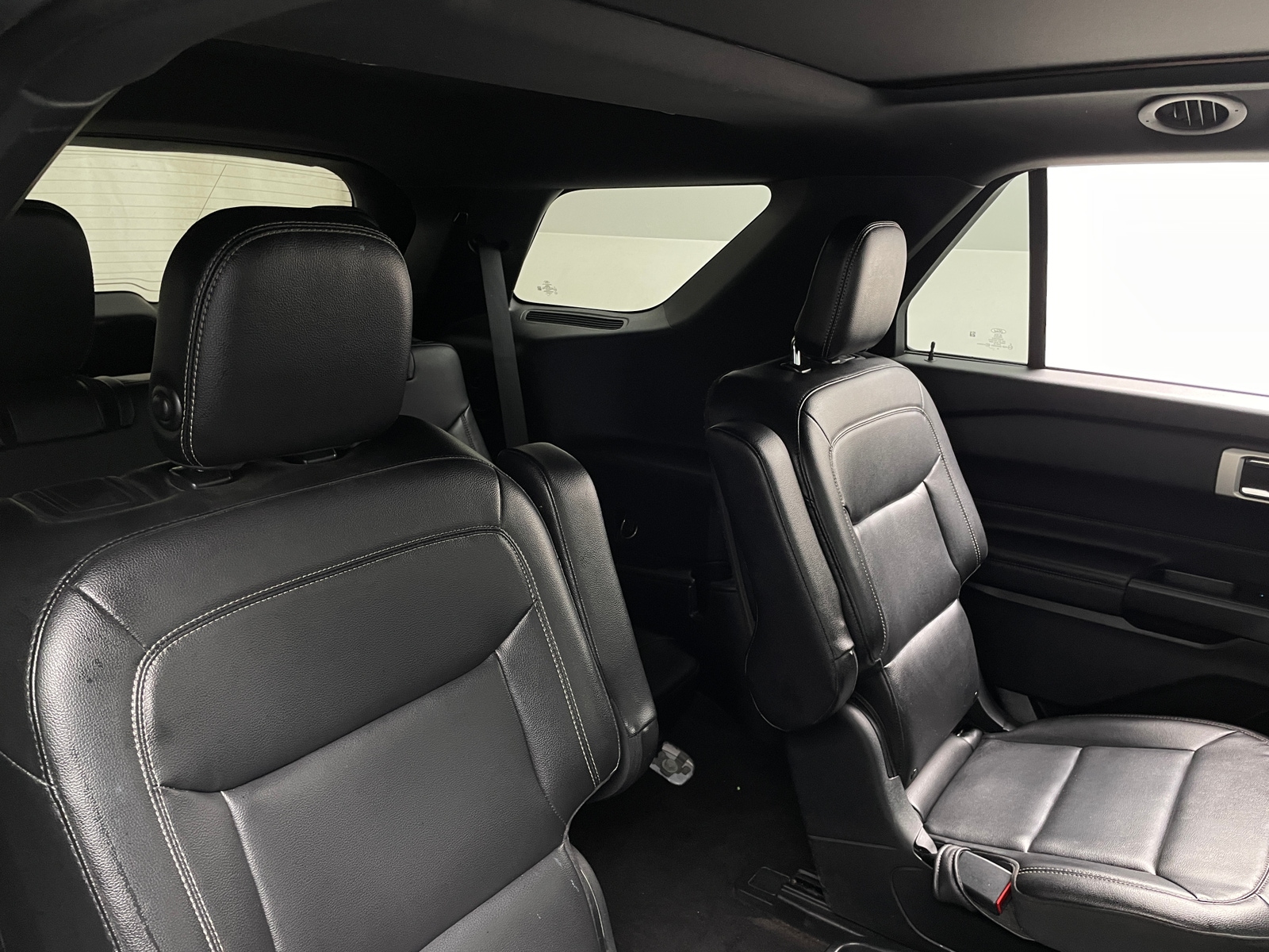 Thumbnail: 2020 Ford Explorer - 5