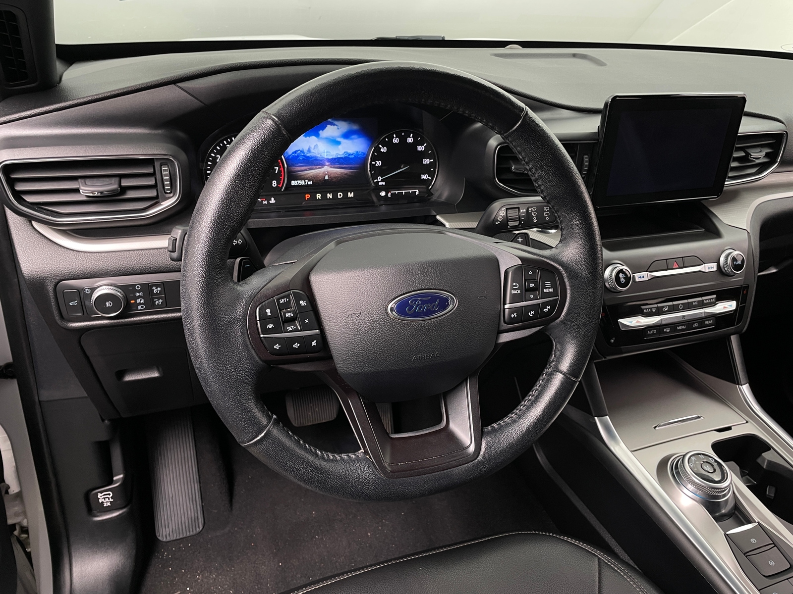 Thumbnail: 2020 Ford Explorer - 4