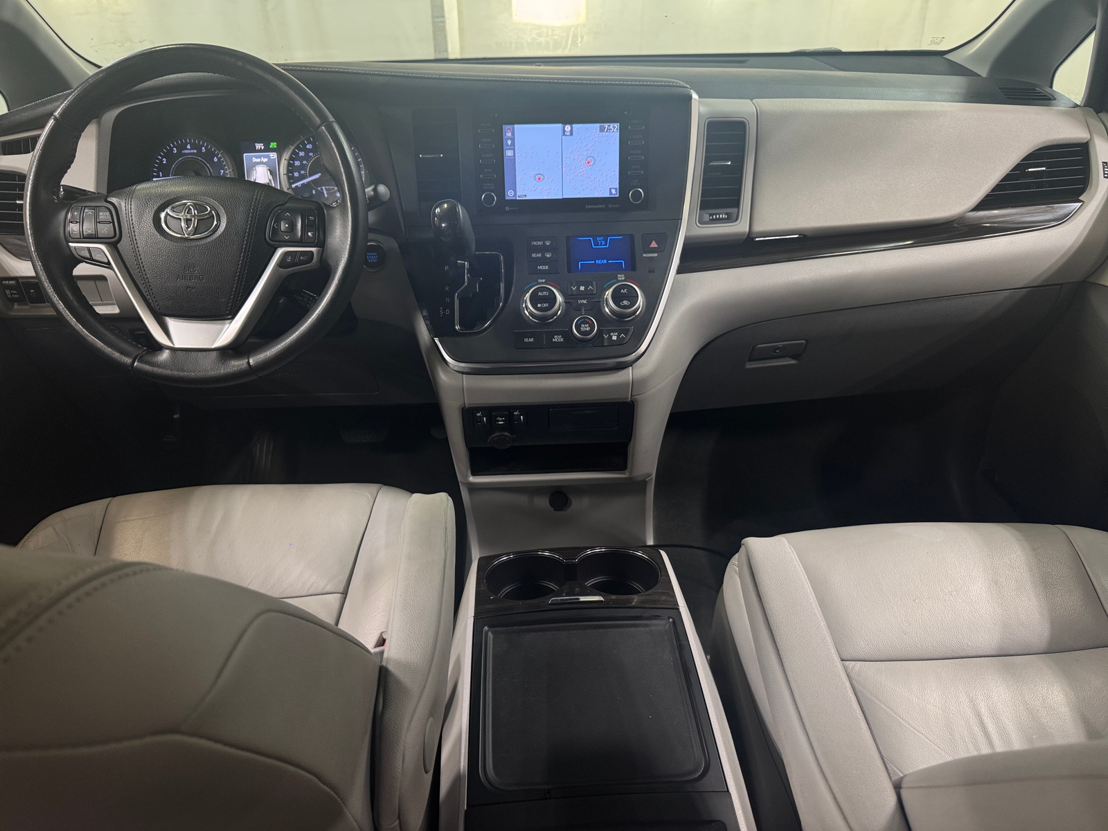 Thumbnail: 2018 Toyota Sienna - 2