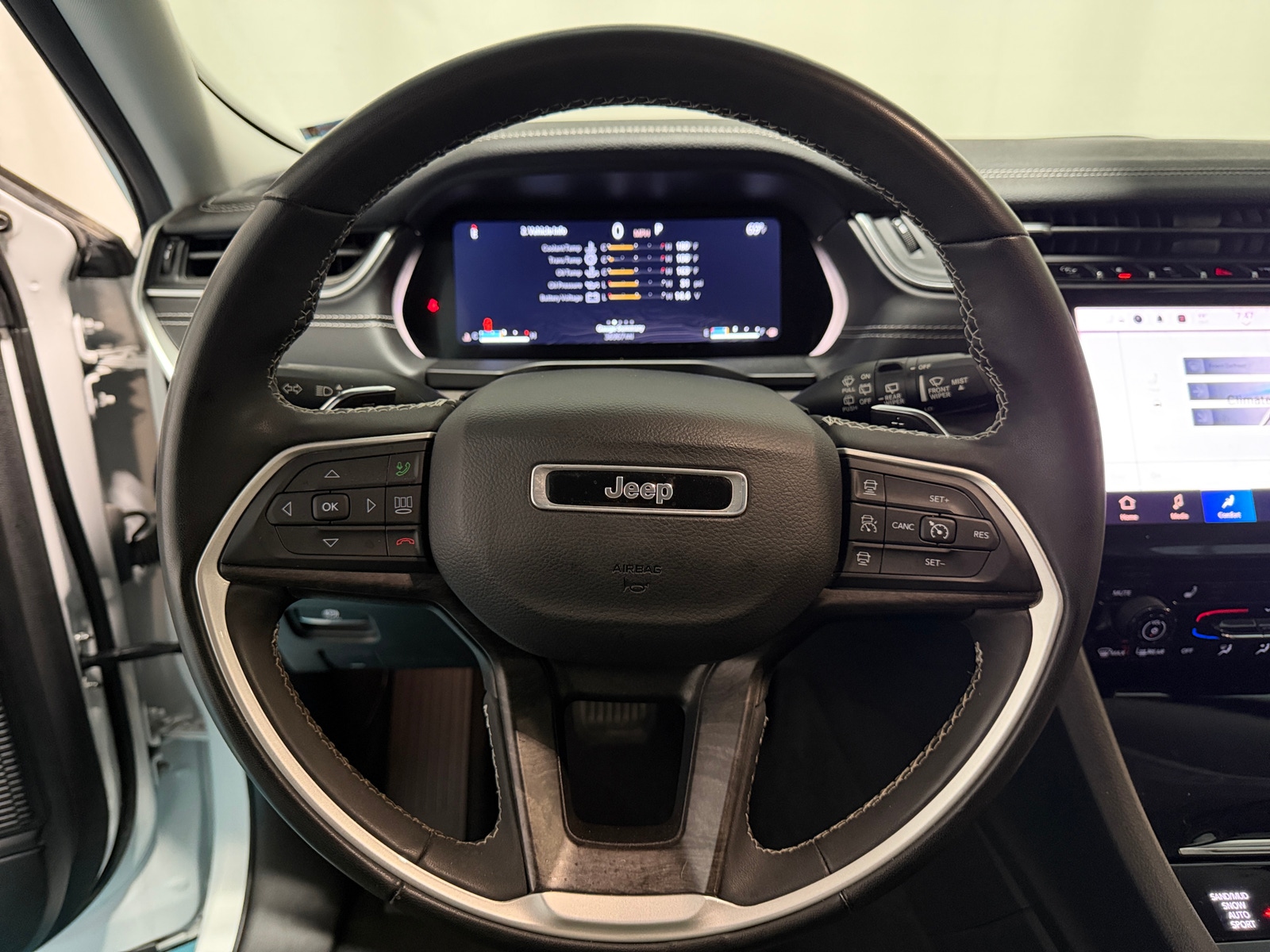 Thumbnail: 2023 Jeep Grand Cherokee - 4