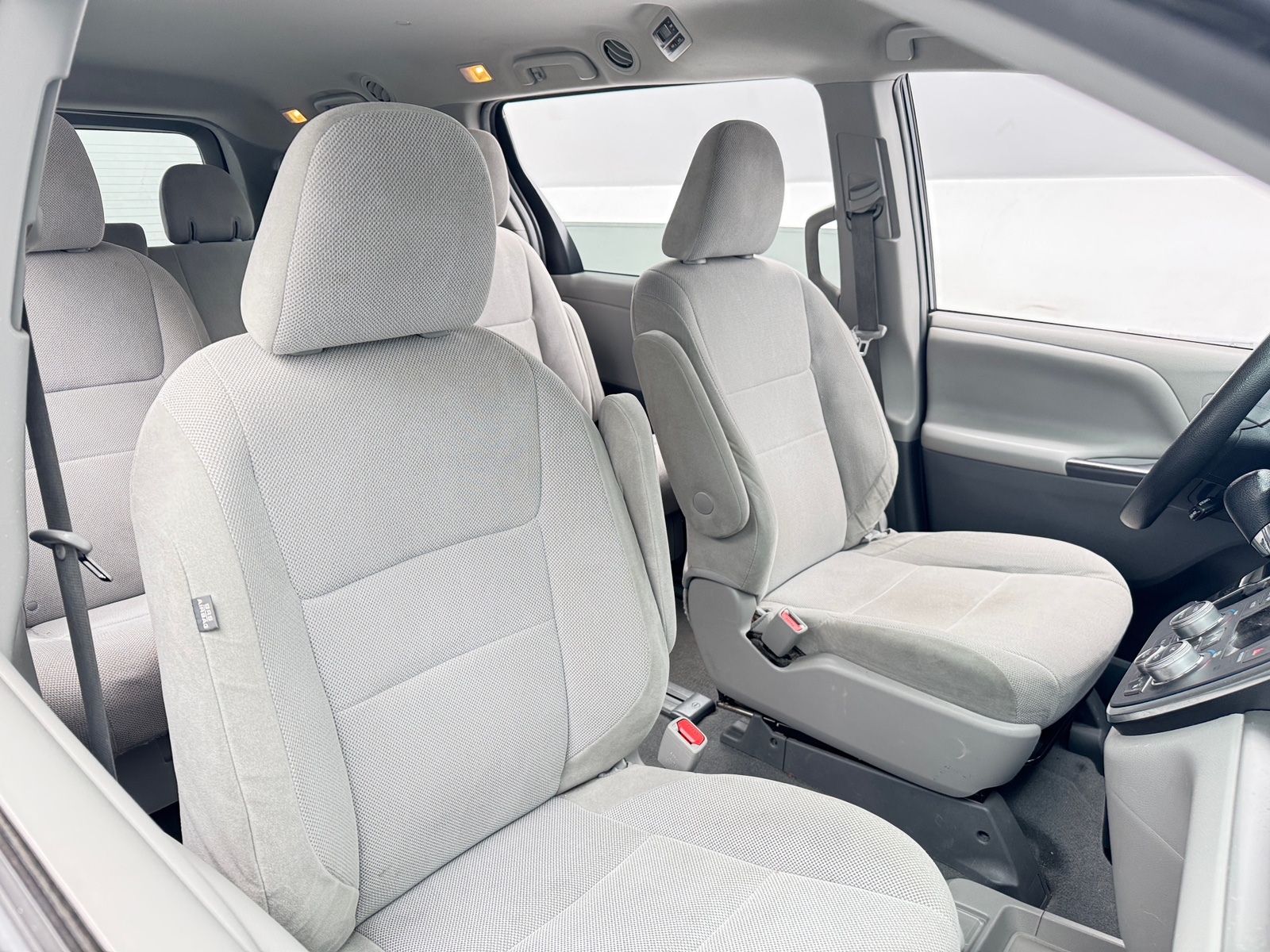 Thumbnail: 2019 Toyota Sienna - 2