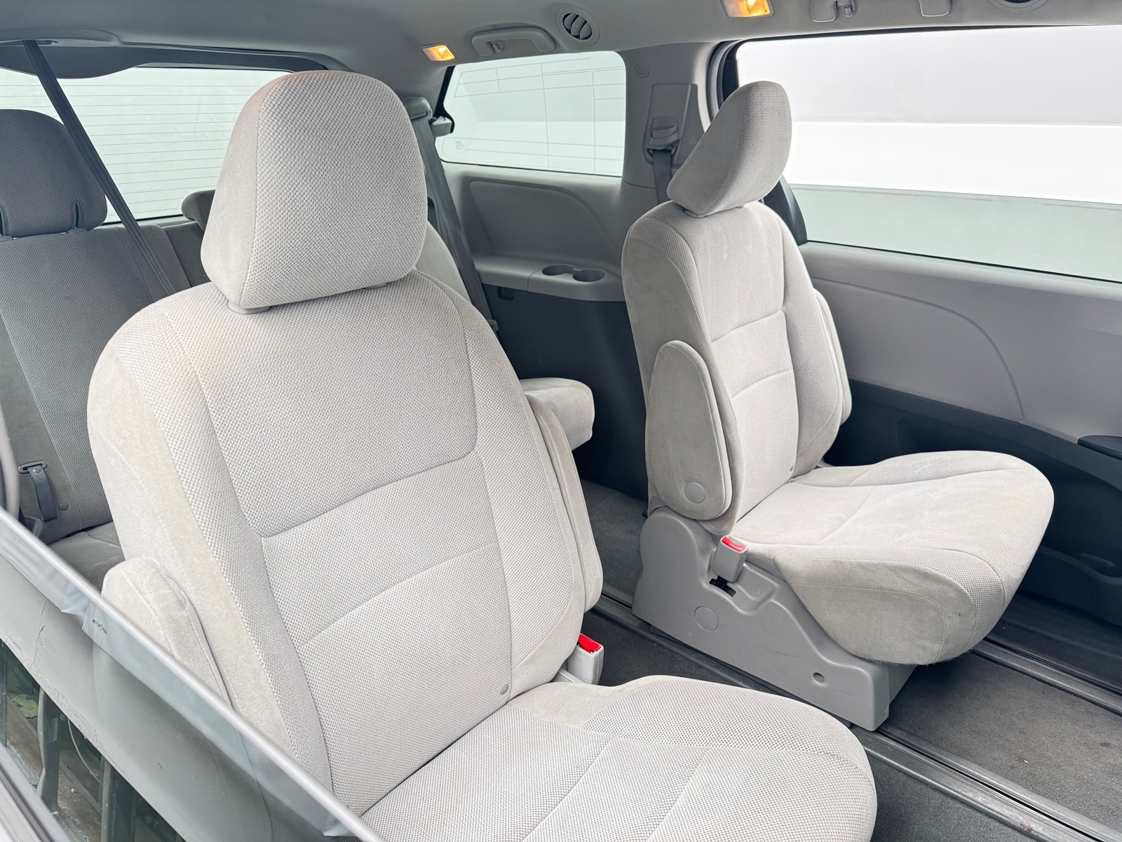 Thumbnail: 2019 Toyota Sienna - 6